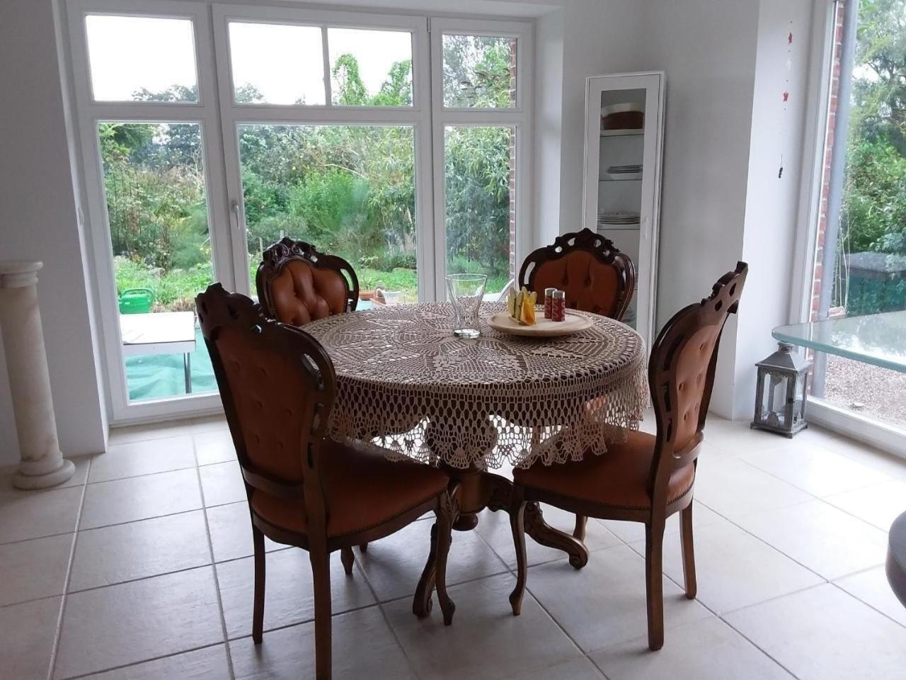 Ruhige FeWo im Grünen mit Balkon, Terrasse und großem Garten