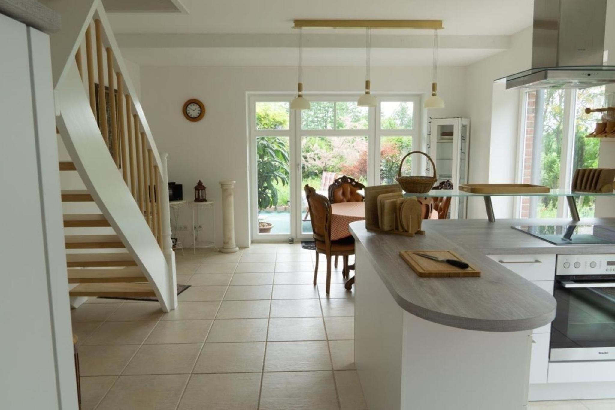 Ruhige FeWo im Grünen mit Balkon, Terrasse und großem Garten