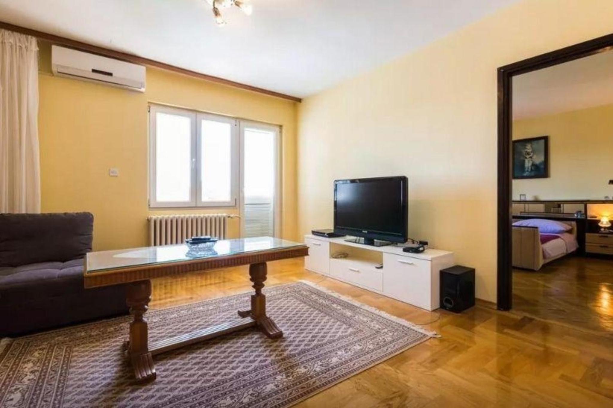 Modernes Appartement mit Balkon