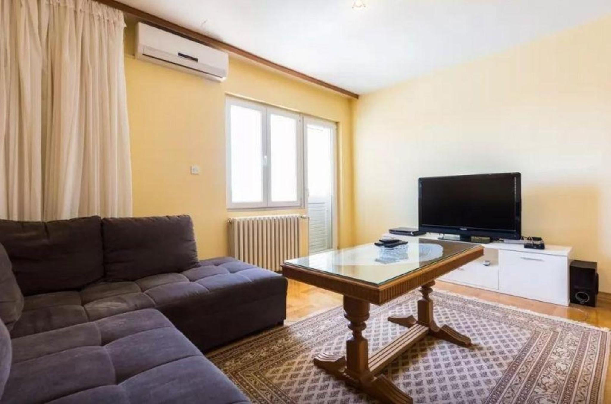 Modernes Appartement mit Balkon