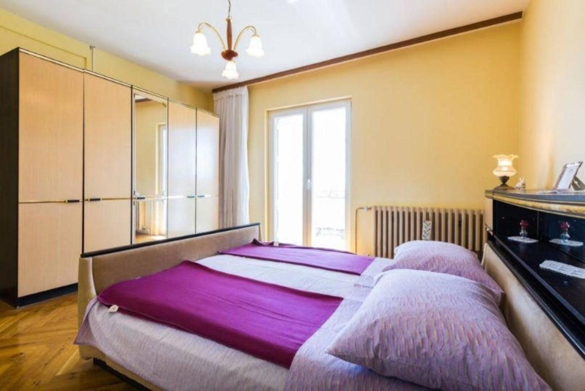 Modernes Appartement mit Balkon