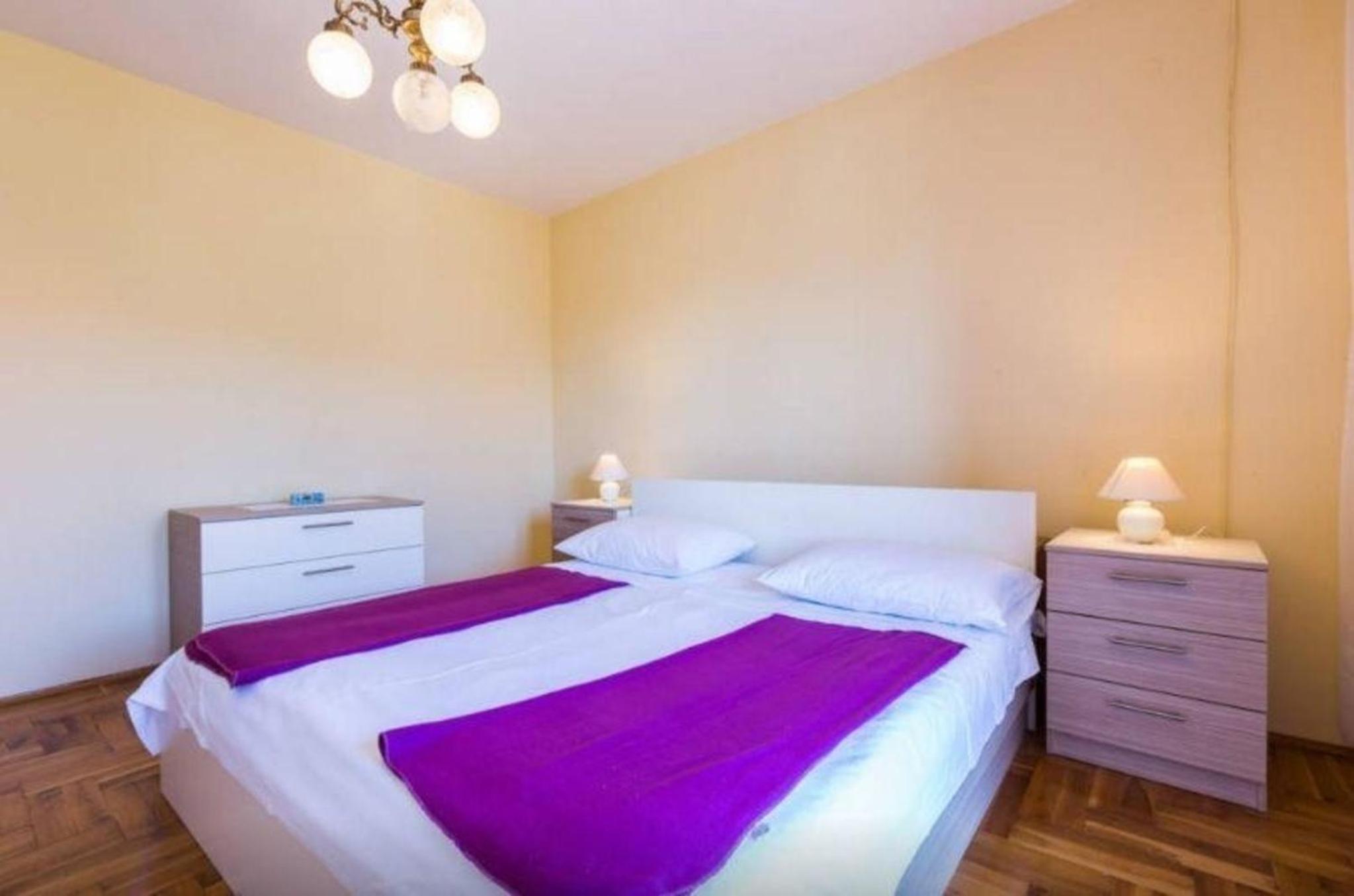Modernes Appartement mit Balkon