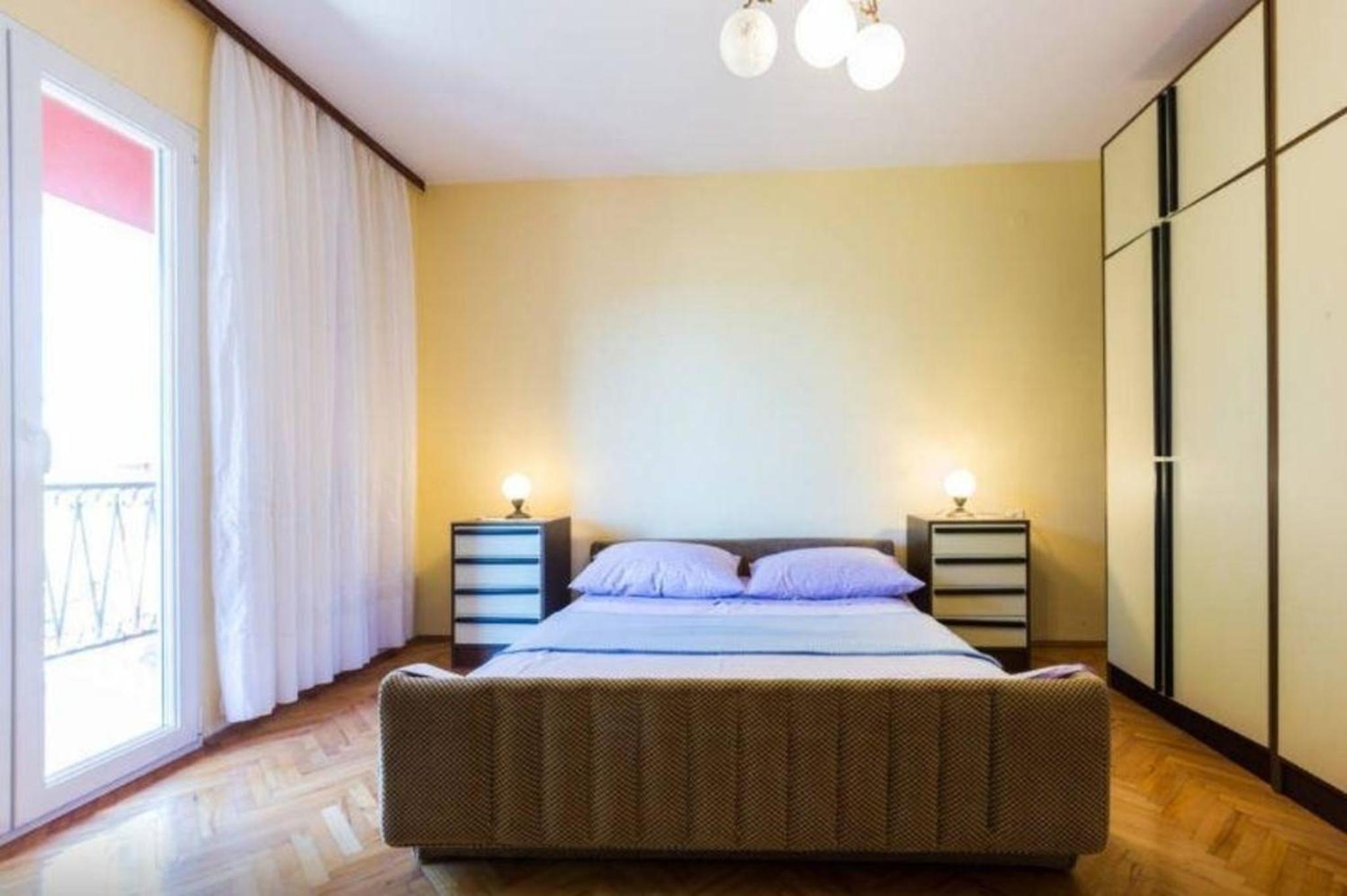 Modernes Appartement mit Balkon