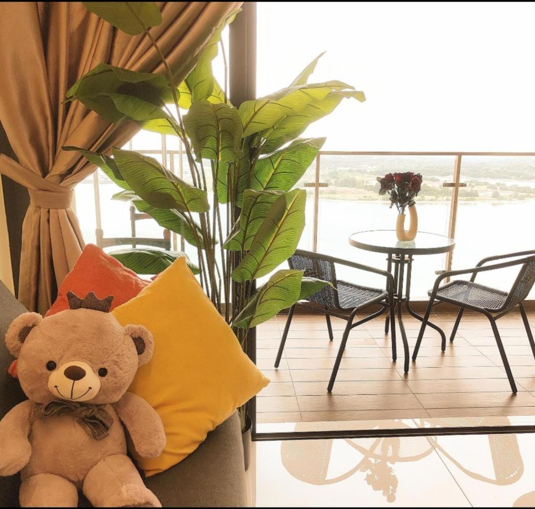 Beach seaviews 4-13pax ksl ciq midvalley johor bahru