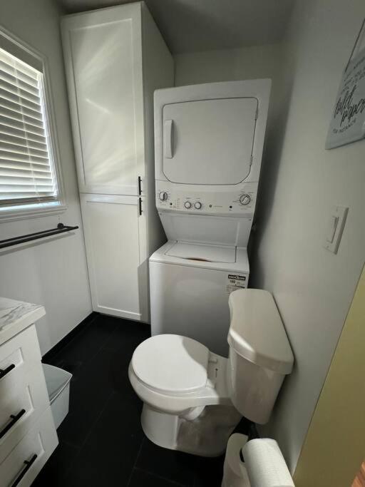 Red Door 2 Bed 2 bath hot tub jacuzzi fireplace view 2