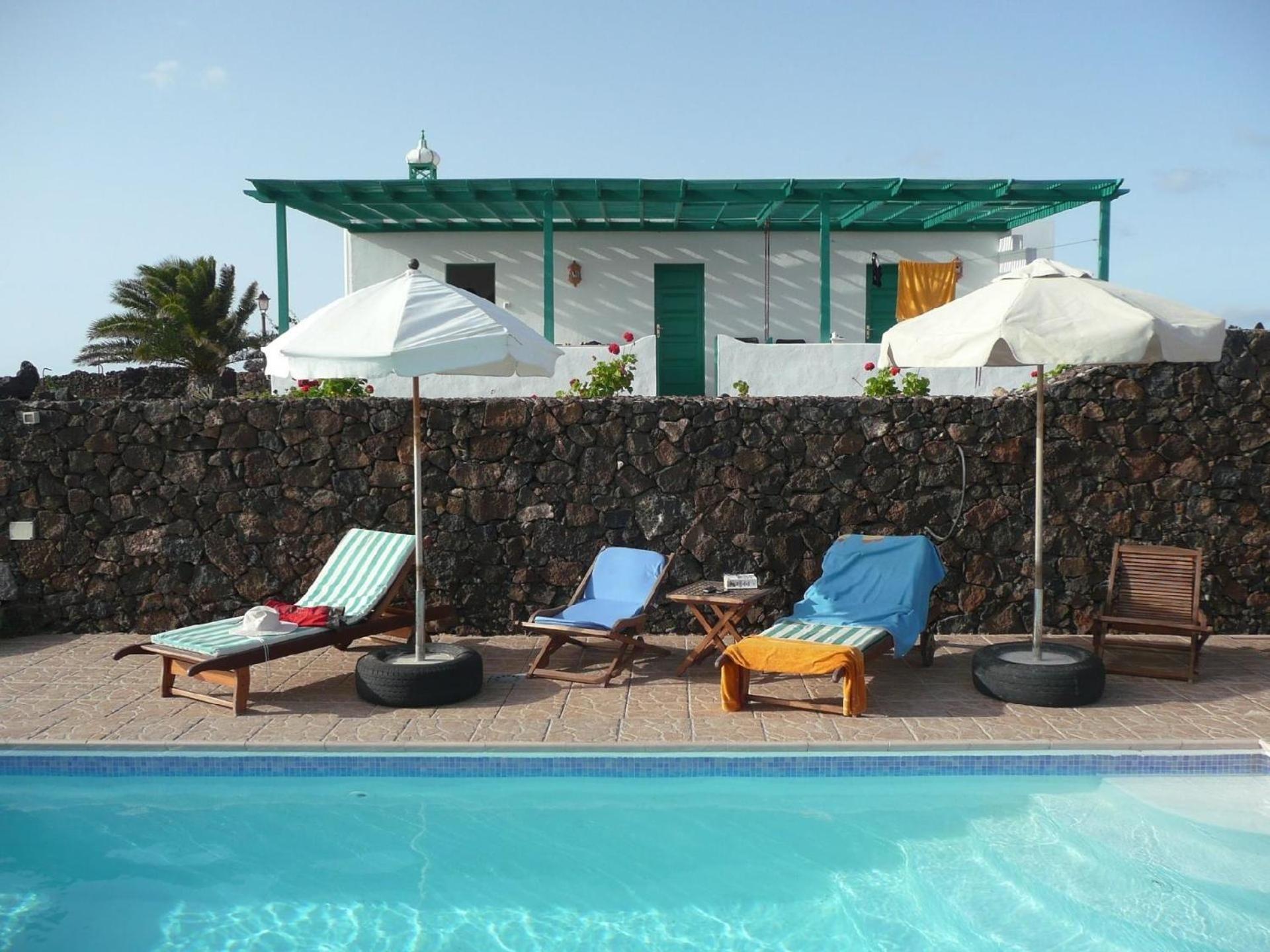 Finca mit Pool und herrlichem Meerblick