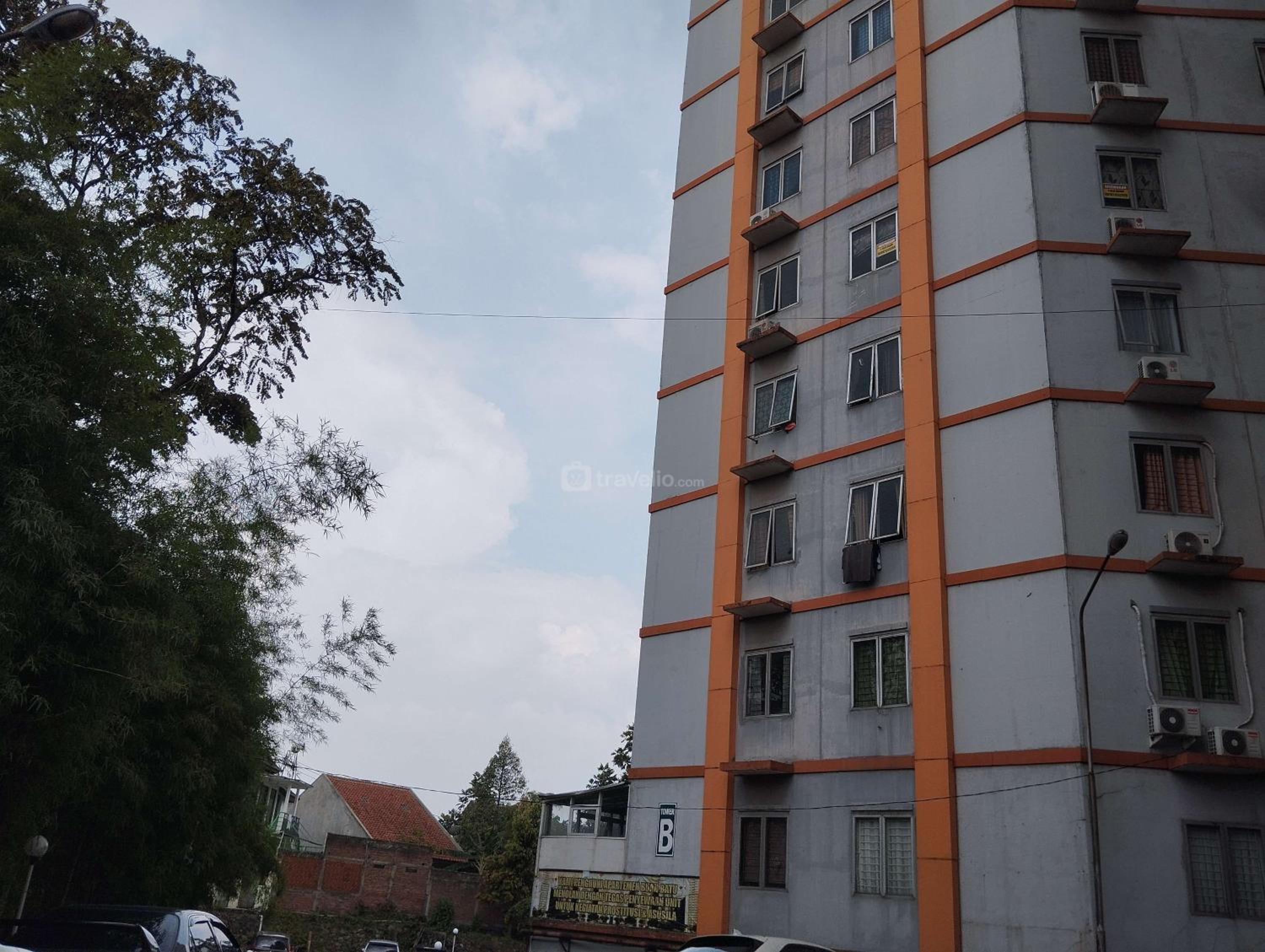 Cozy 2BR at Buah Batu Park Apartment By Travelio