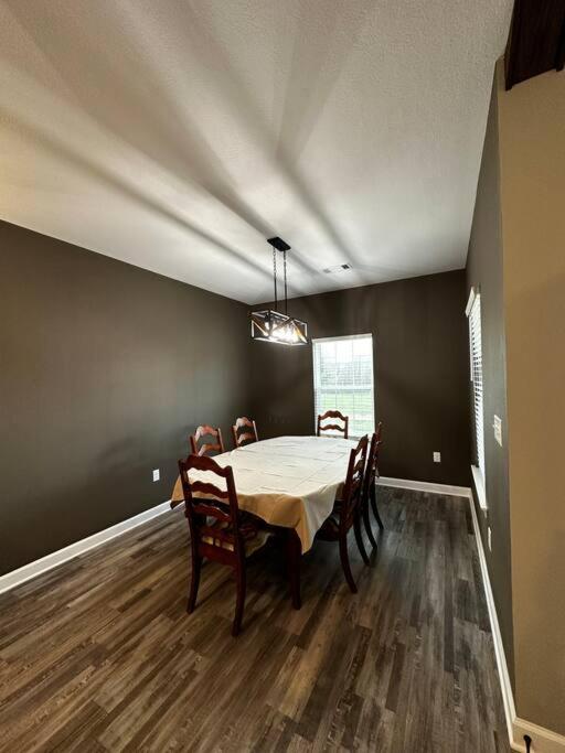 Hotel Round Mountain Get Away!