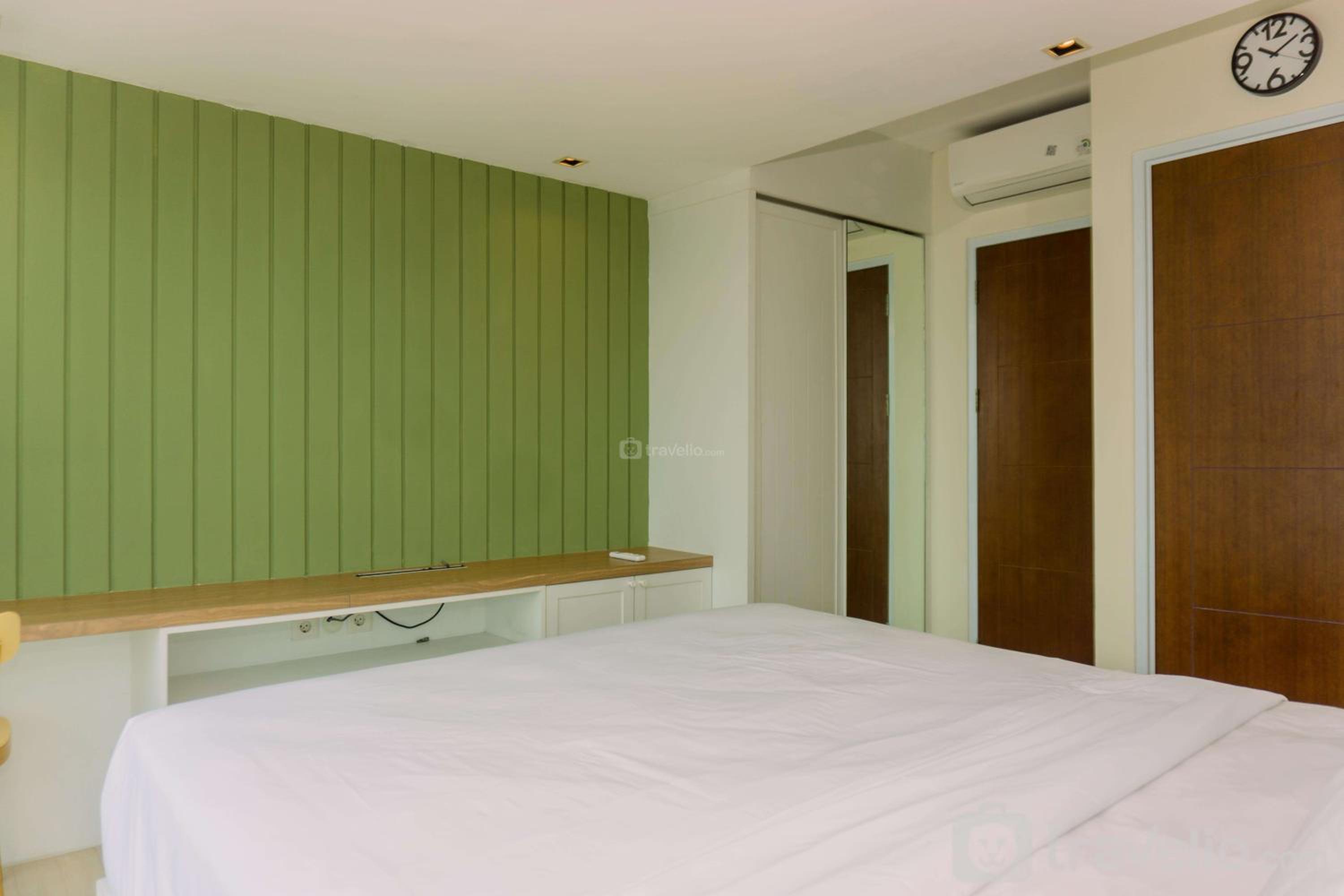 Great Deal 2BR Apartment Springhill Terrace Residence By Travelio