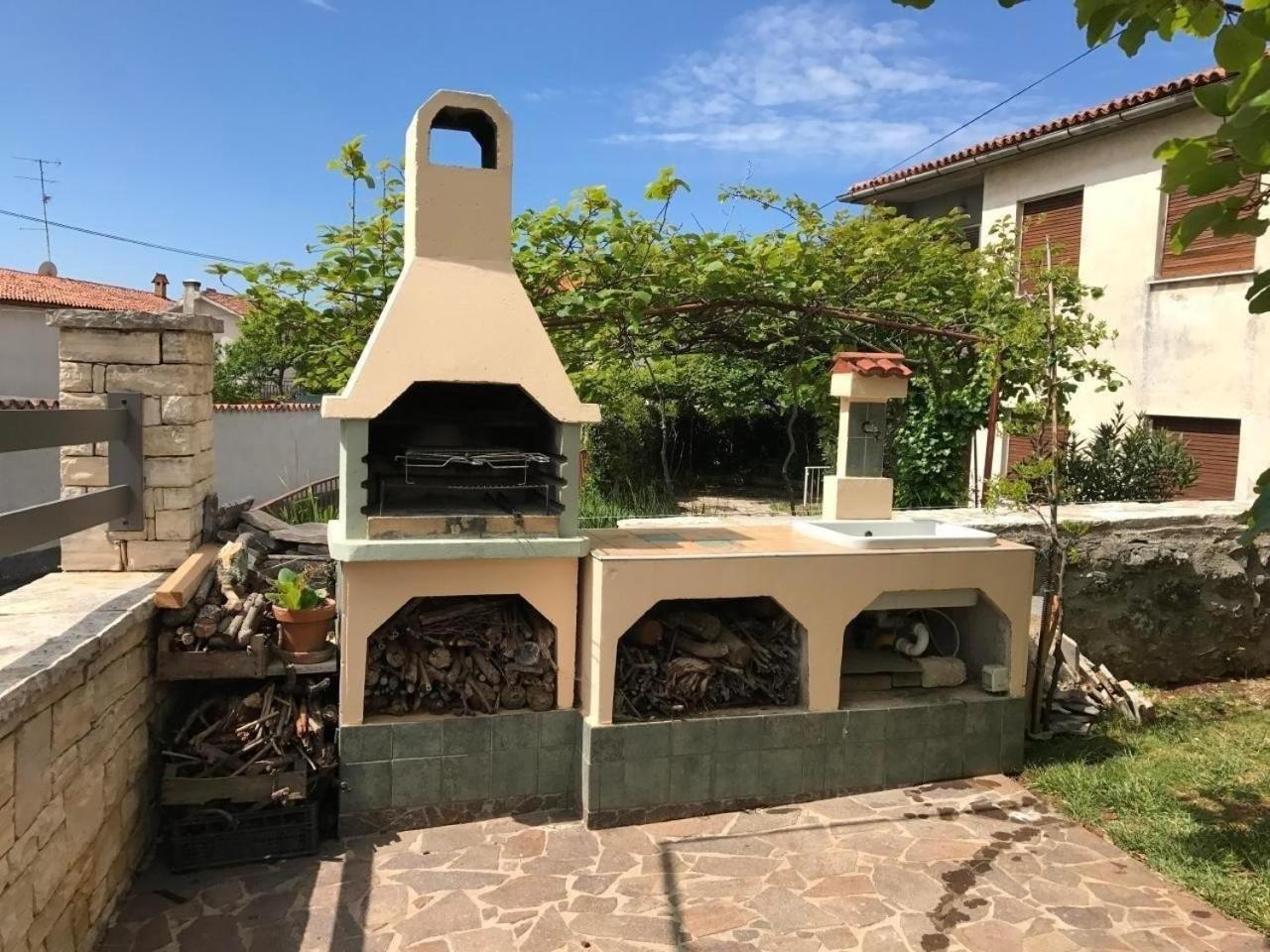 Tolles Appartement in Umag mit Grill, Terrasse und Garten