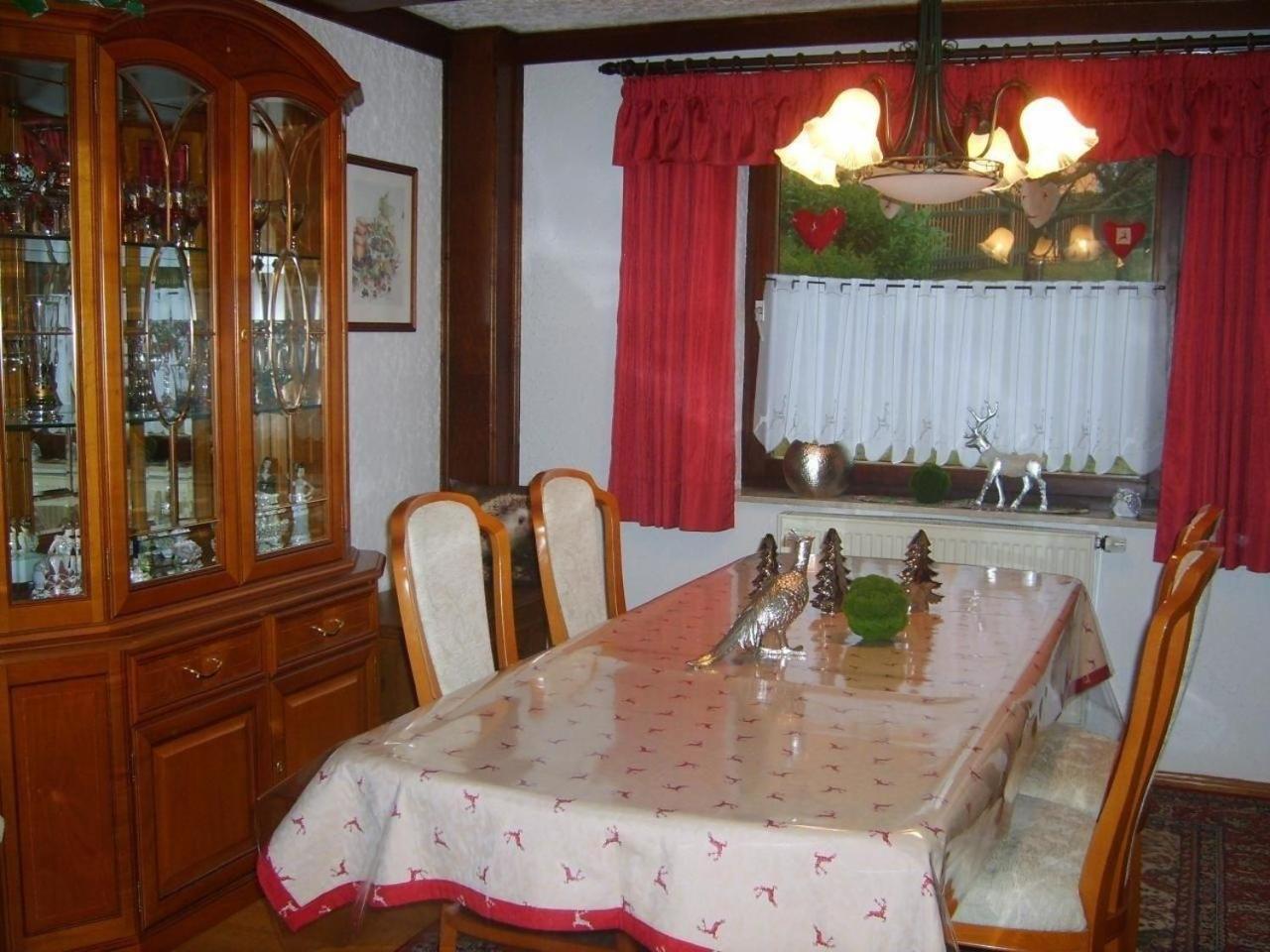 Geräumiges Ferienhaus in Rittsteig mit Terrasse, Garten und Grill