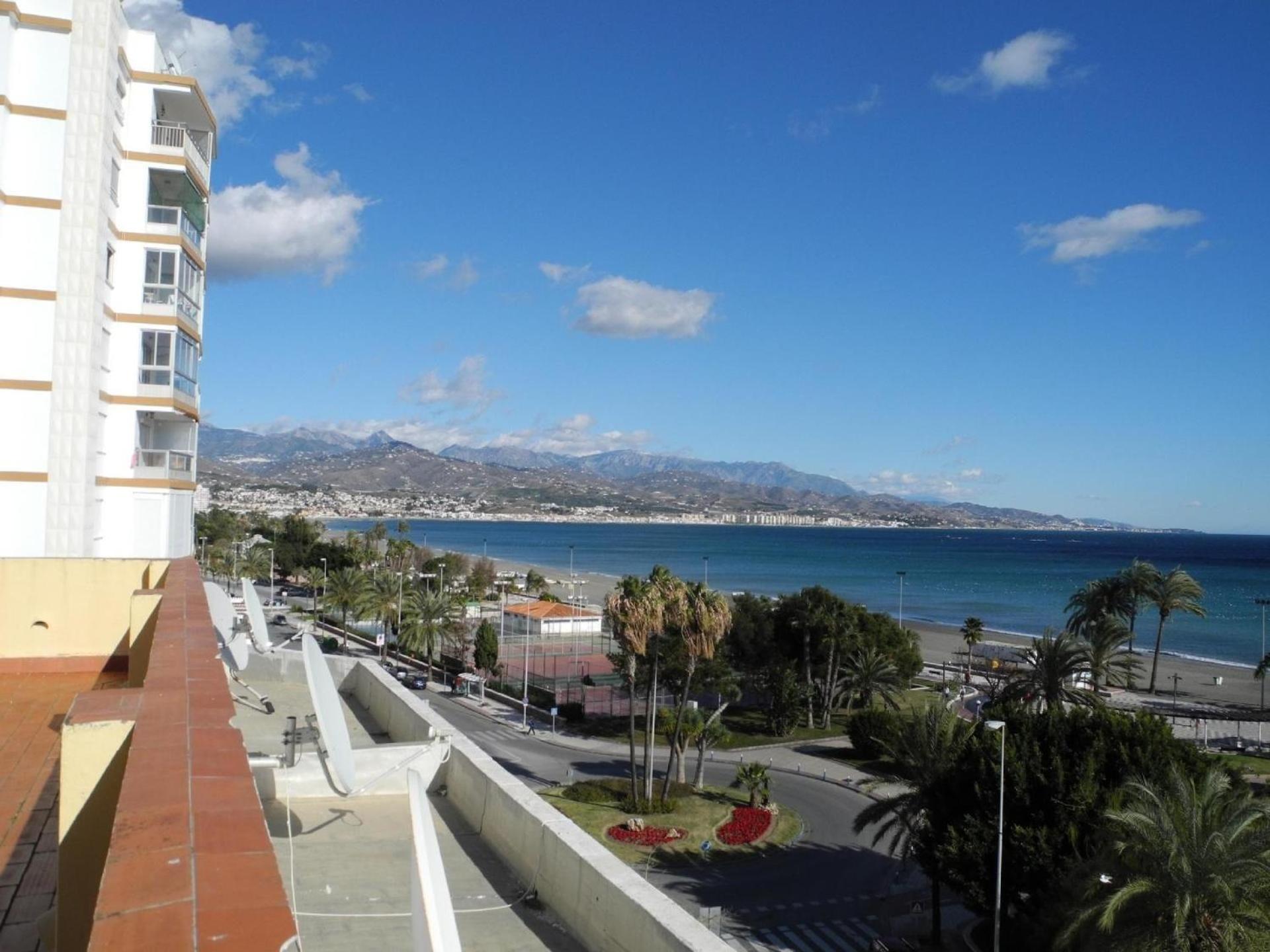 Ferienwohnung in erster Strandlinie, mit Balkon, Dachterrasse und Gemeinschaftspool