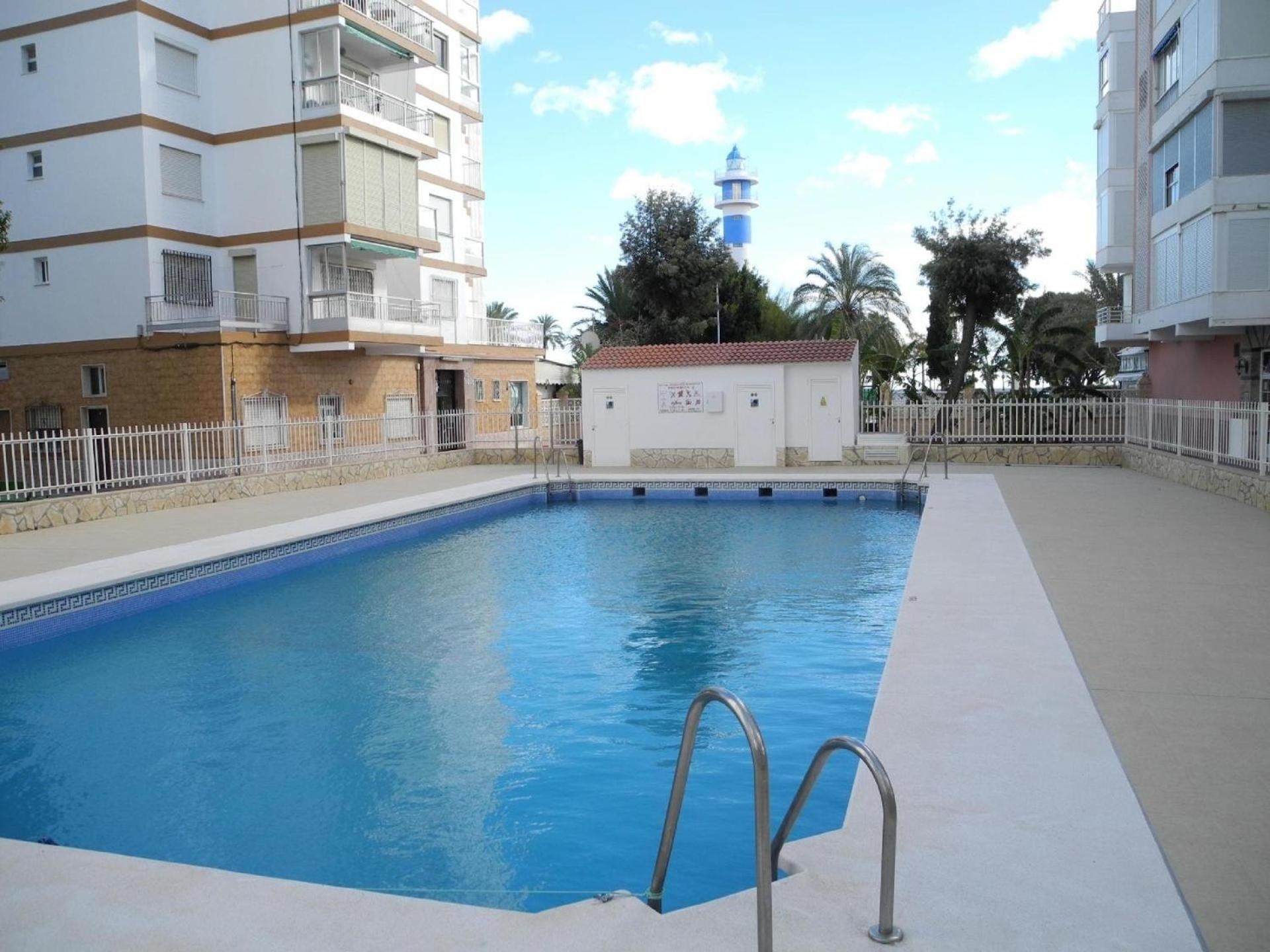 Ferienwohnung in erster Strandlinie, mit Balkon, Dachterrasse und Gemeinschaftspool