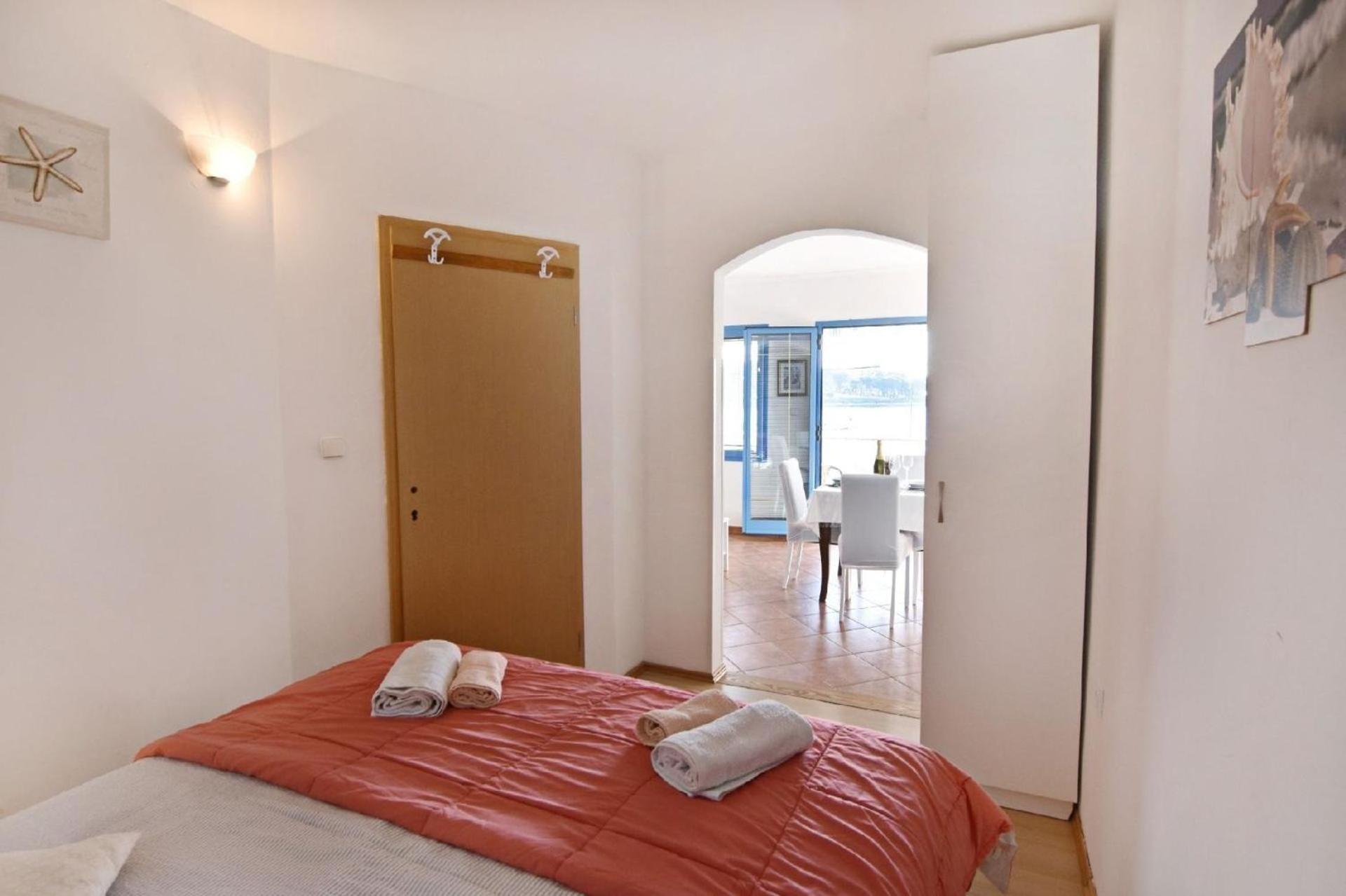 Schöne Wohnung in Savudrija mit Möblierter Terrasse und Meerblick view 3