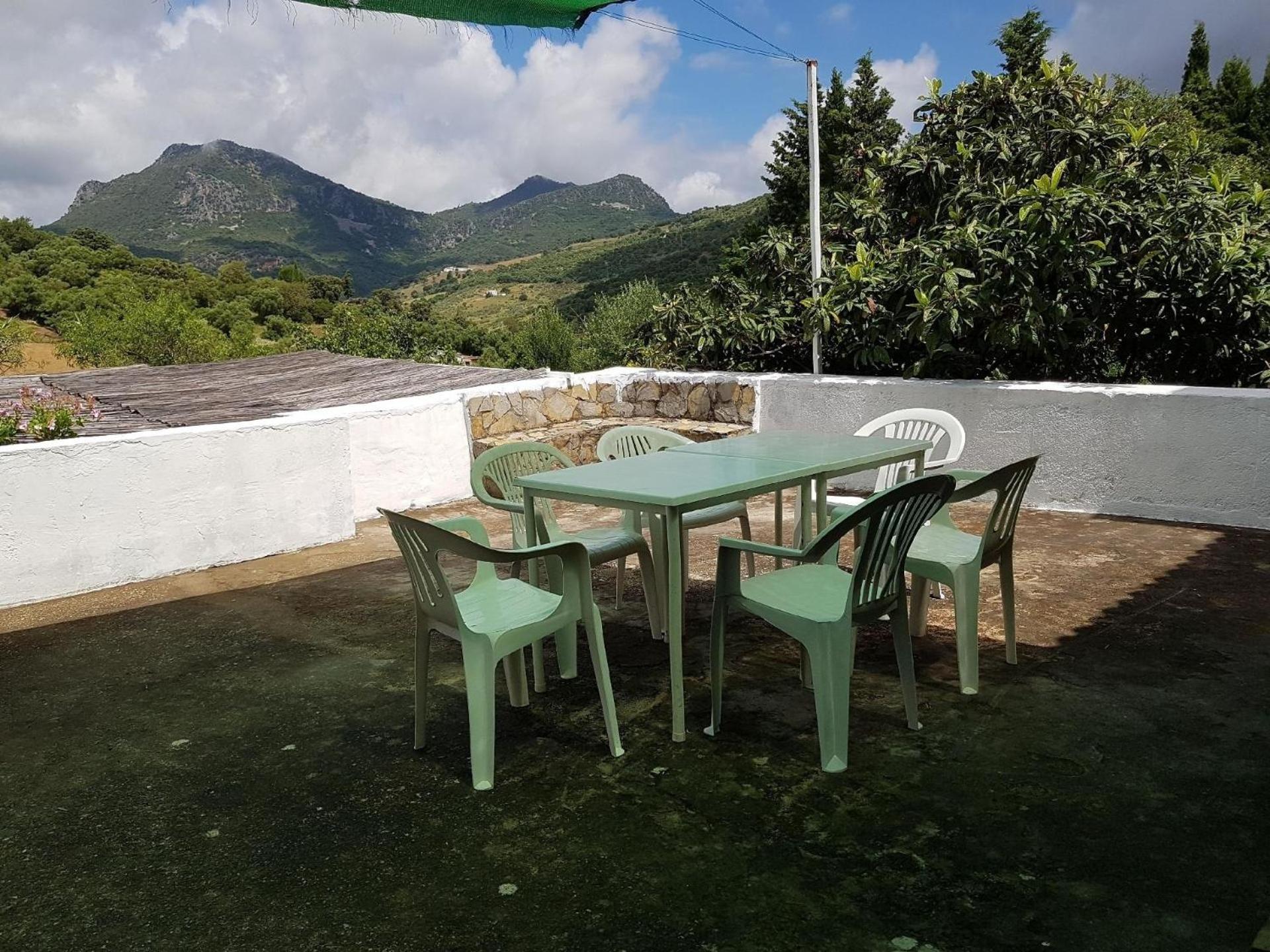 Ferienhaus in Ubrique mit Großem Pool