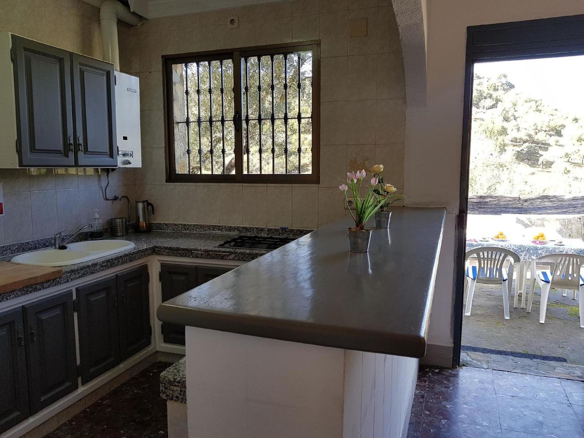 Ferienhaus in Ubrique mit Großem Pool