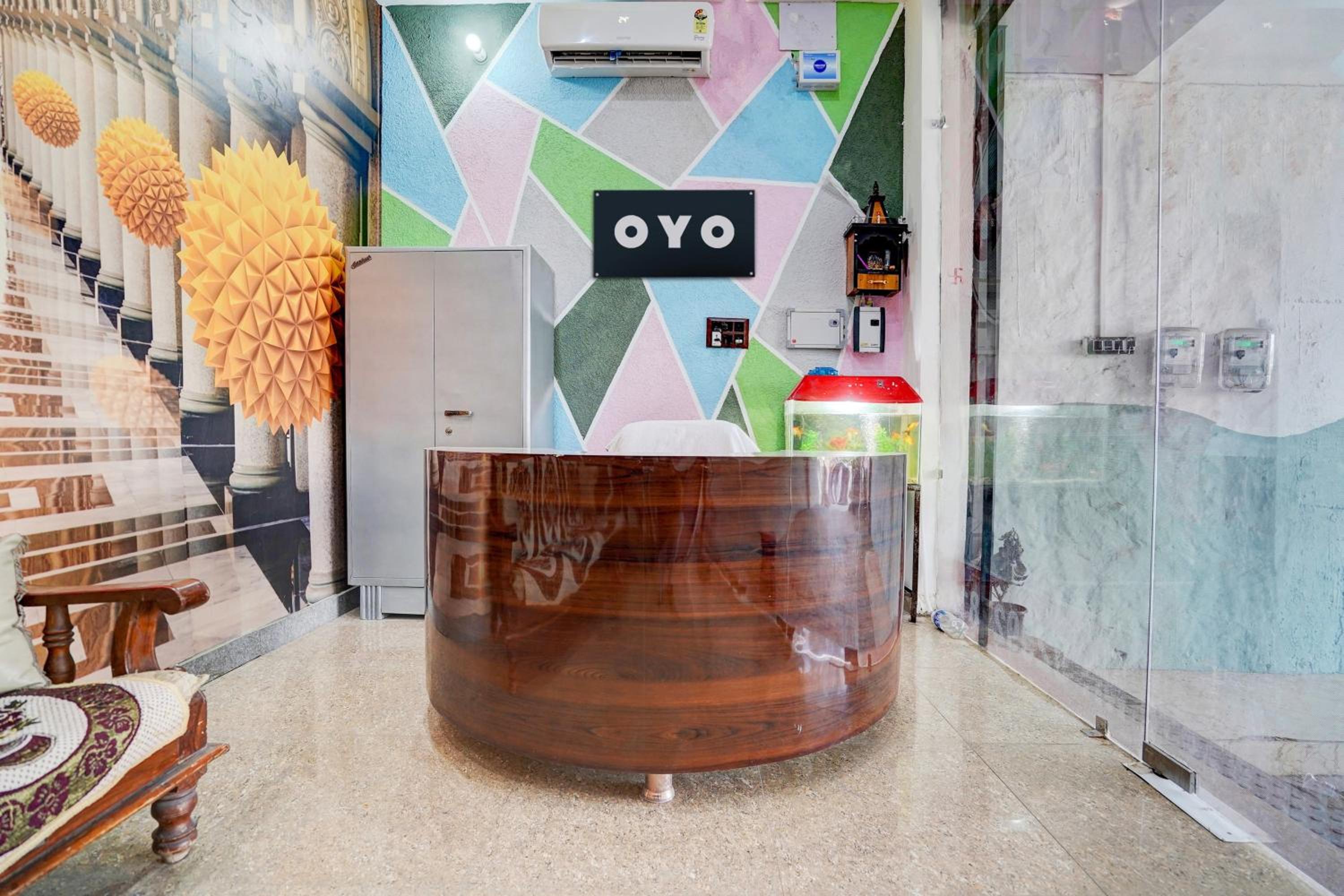 Lobby & Reception