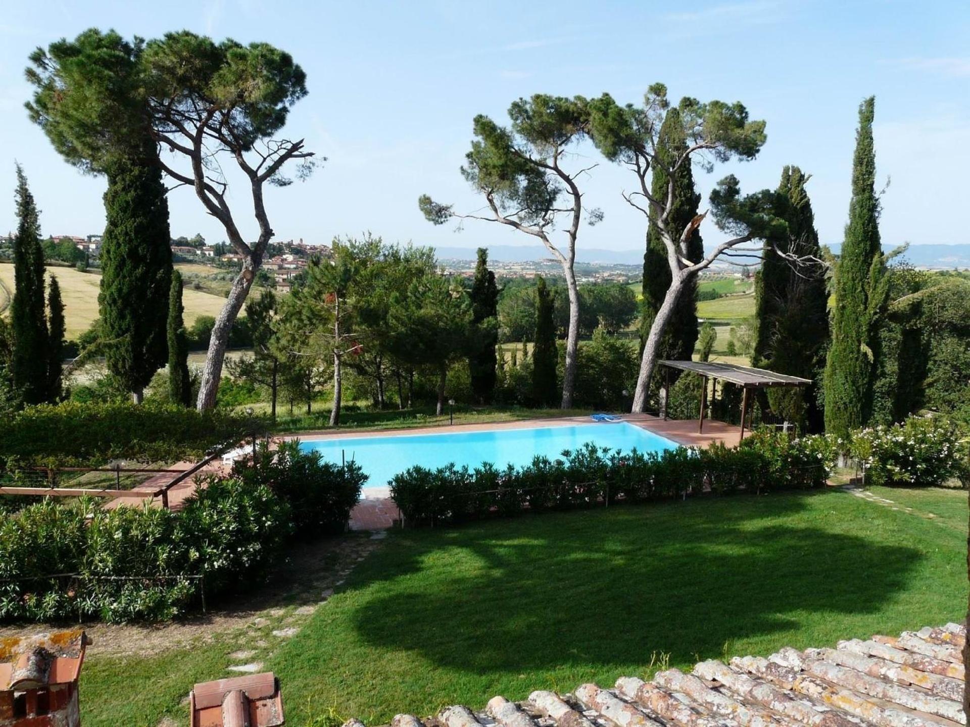 Wohnung in Torrita Di Siena mit gemeinsamem Pool, Garten und Grill view 5