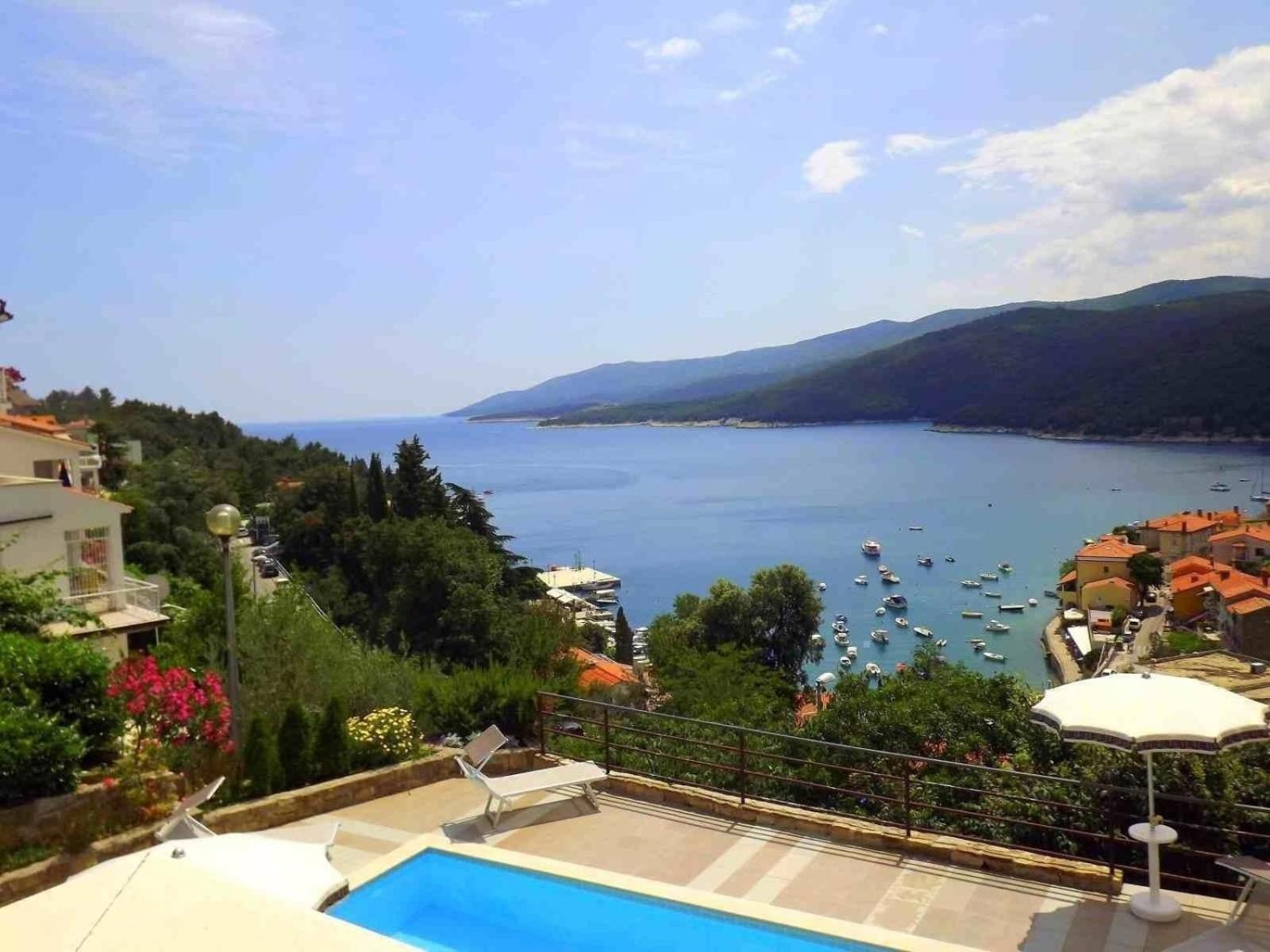 Ferienhaus mit Pool und Außenküche mit Blick auf die Kvarner Bucht view 2