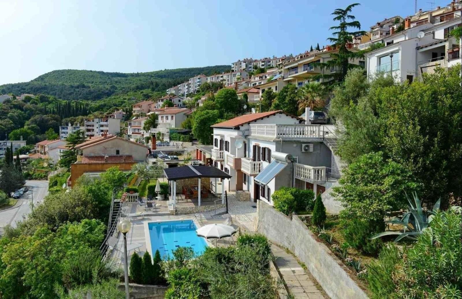 Ferienhaus mit Pool und Außenküche mit Blick auf die Kvarner Bucht view 3