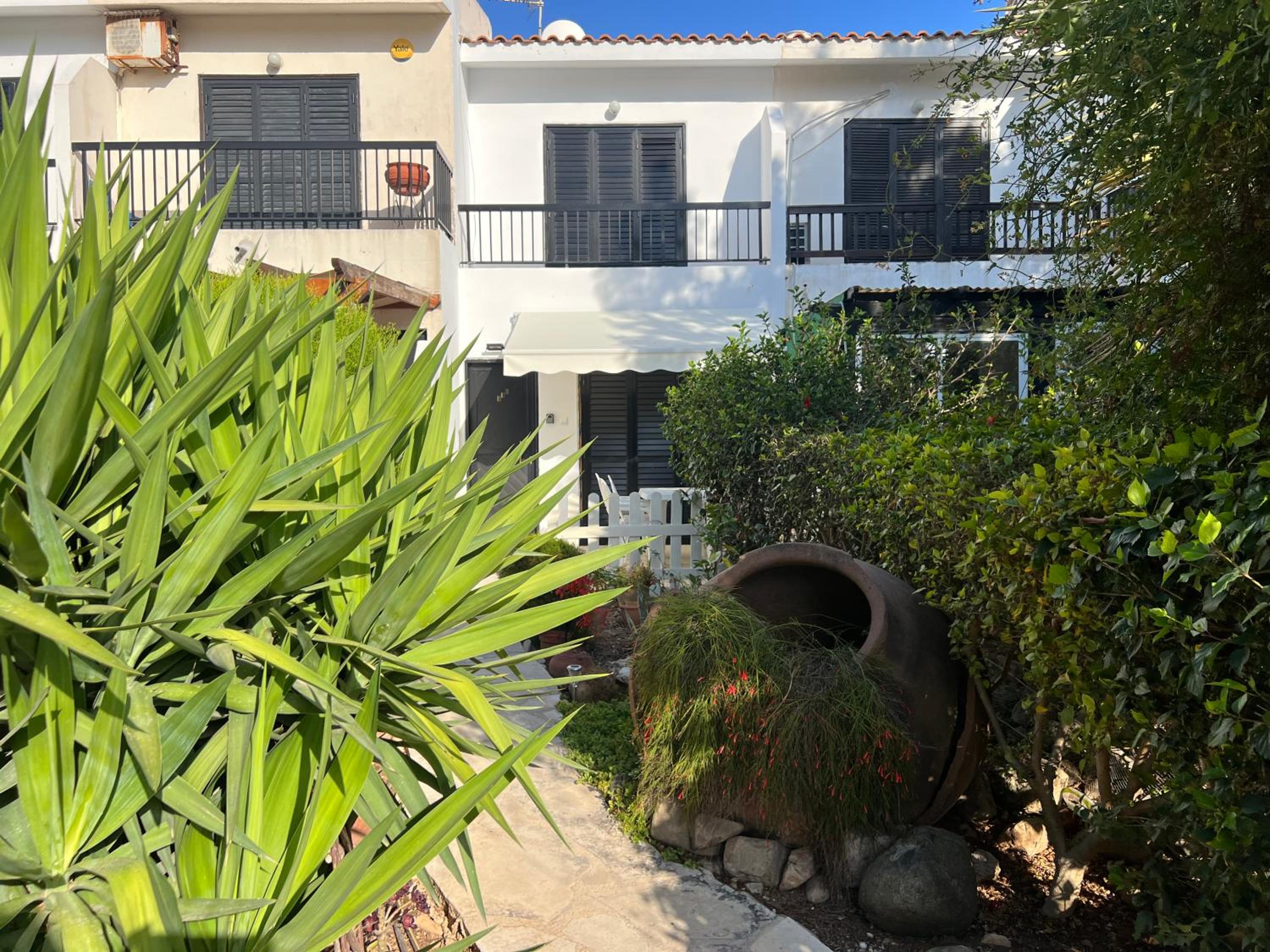 Natalia's Townhouse, Margarita Gardens 003