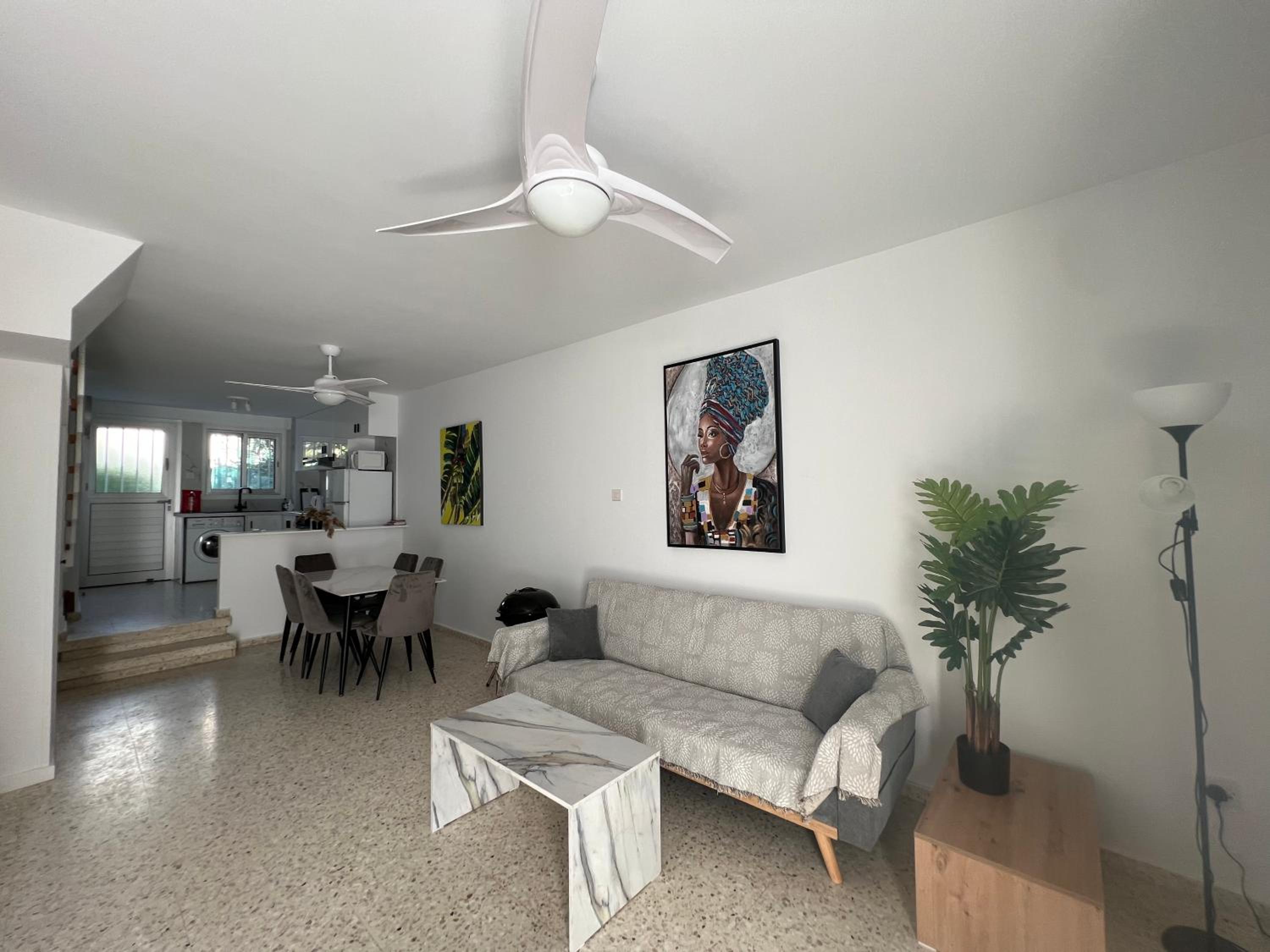 Natalia's Townhouse, Margarita Gardens 003