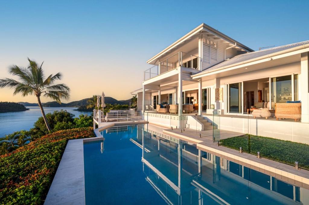Vue de Bleu' Luxury Whitsunday Ocean View Retreat