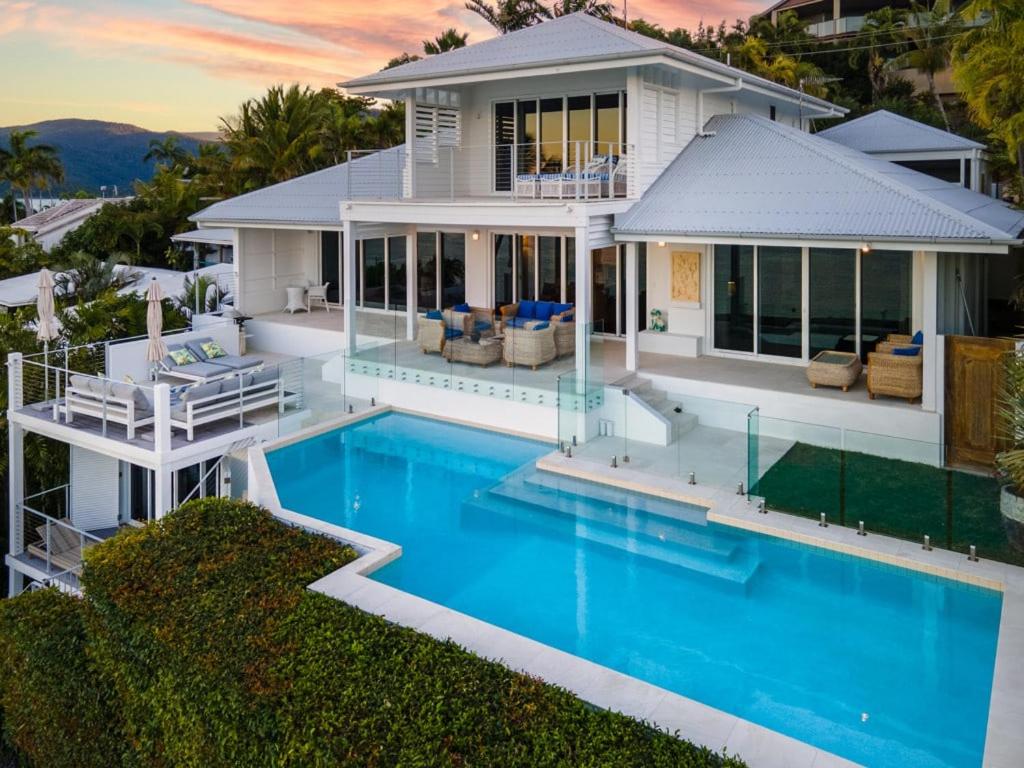 Vue de Bleu' Luxury Whitsunday Ocean View Retreat
