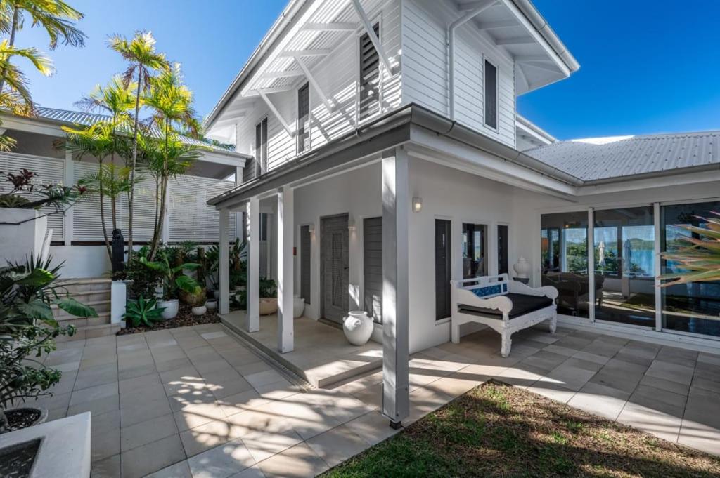 Vue de Bleu' Luxury Whitsunday Ocean View Retreat