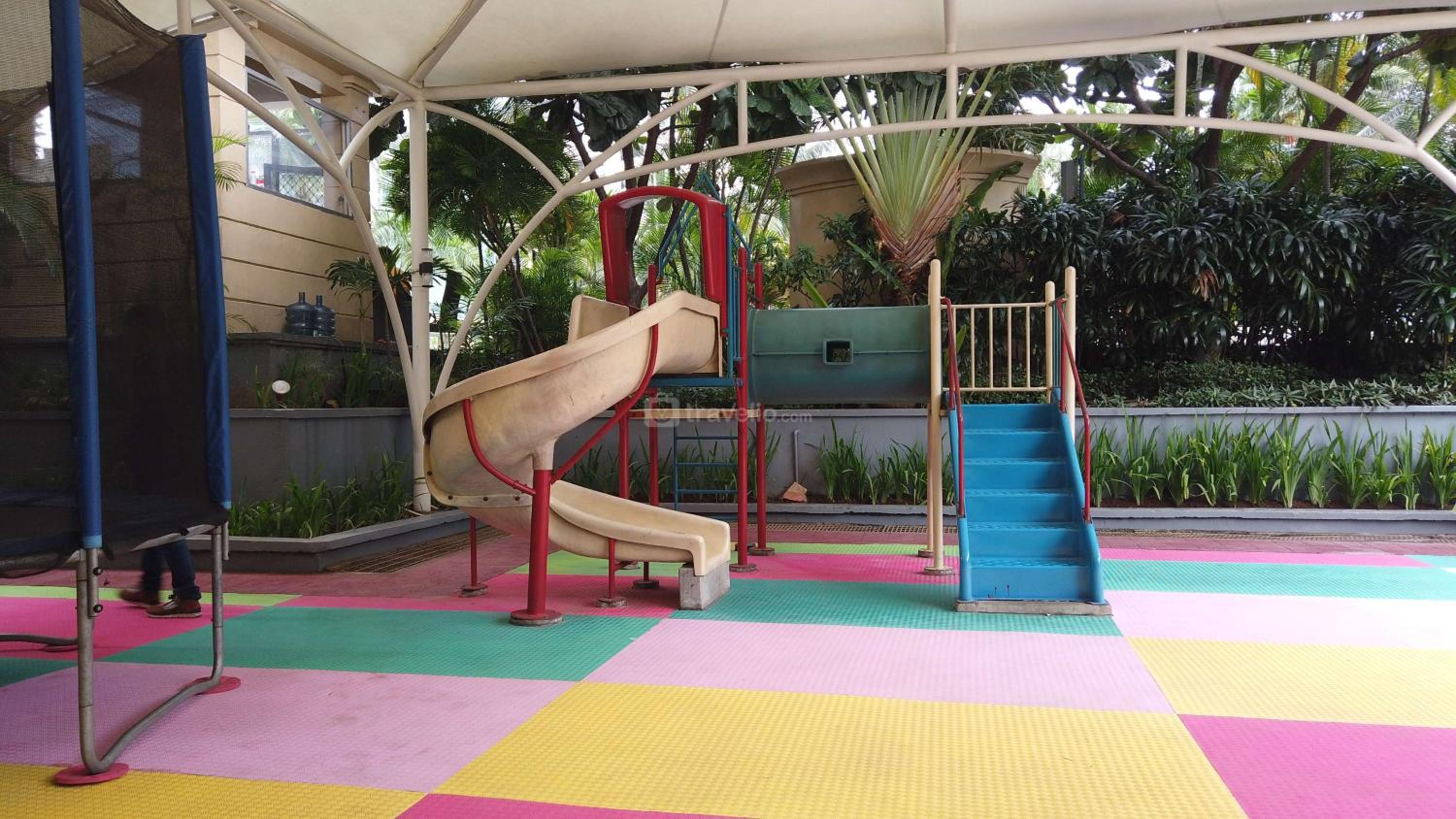 Wonderful and Homey 3BR Sudirman Tower Condominium Apartment By Travelio view 2