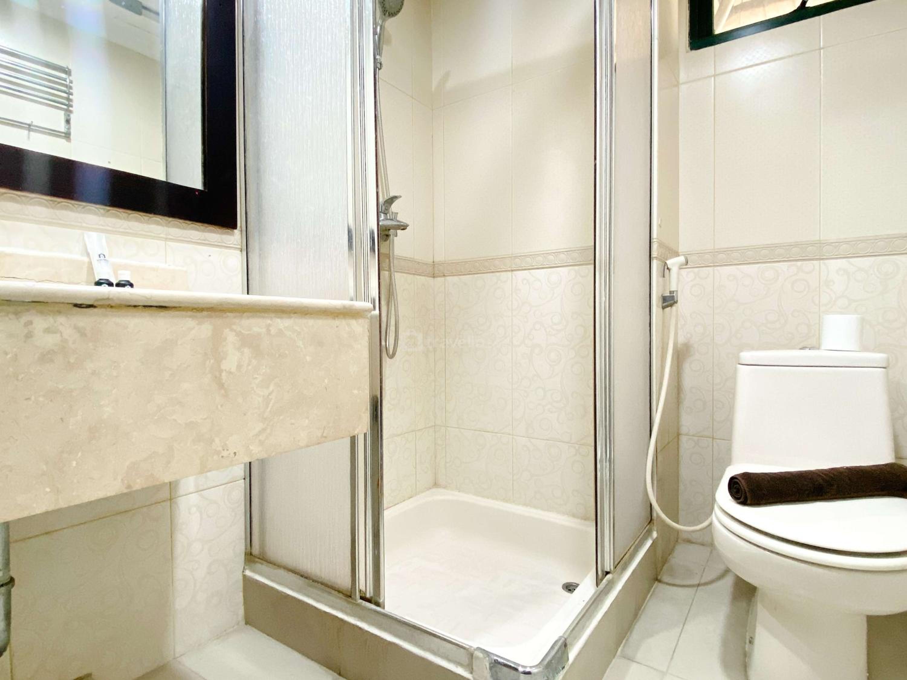 Wonderful and Homey 3BR Sudirman Tower Condominium Apartment By Travelio view 5