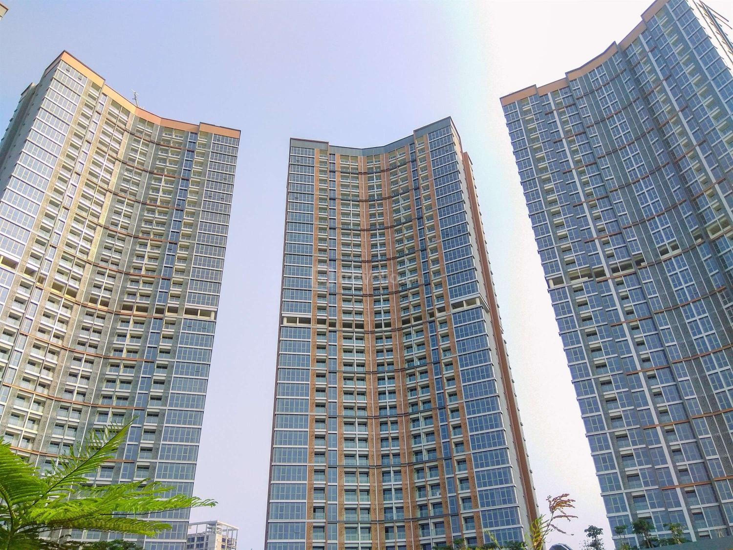 Modern Look and Nice 2BR Gold Coast Apartment near PIK By Travelio view 3
