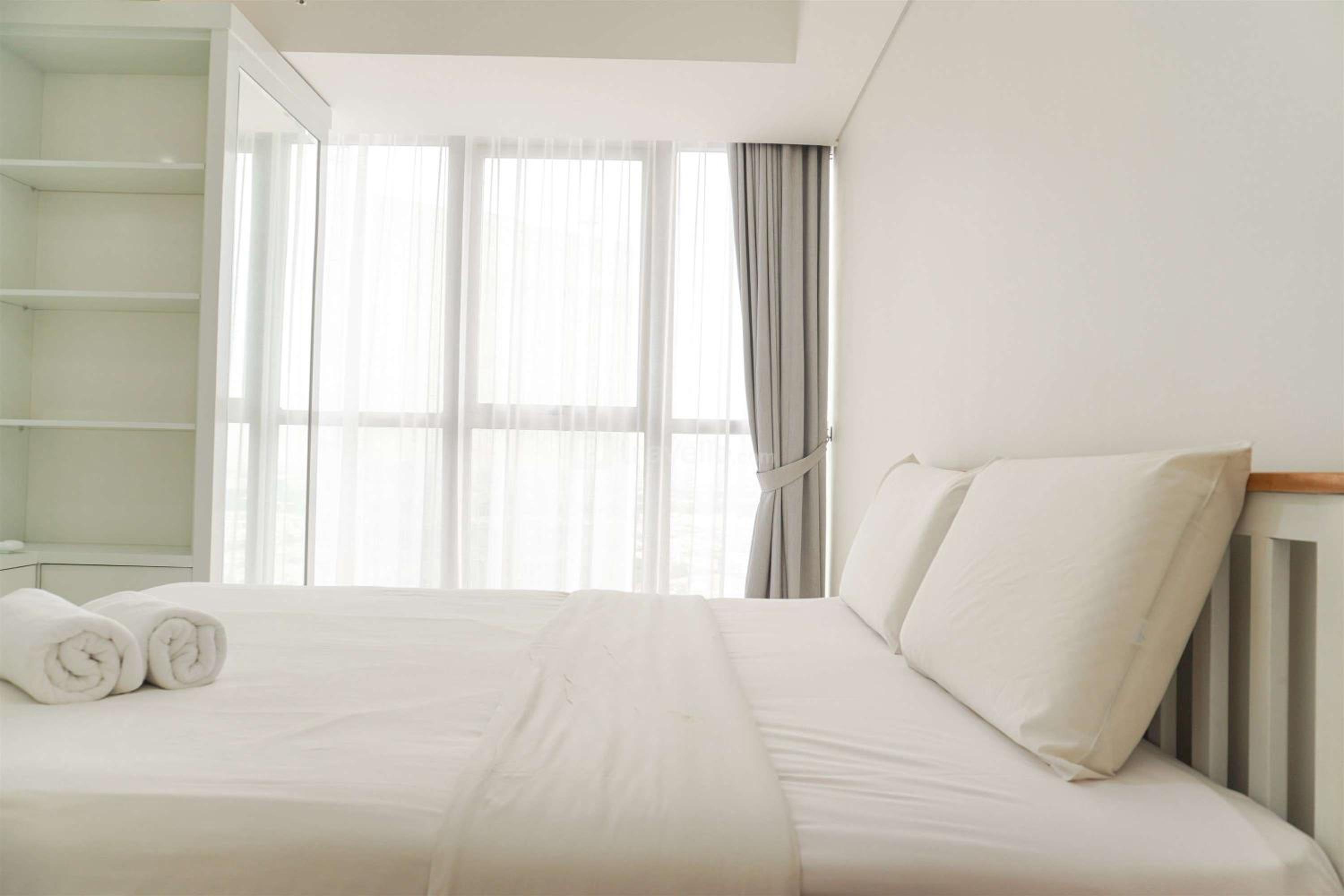 Serene and Best Location 2BR Gold Coast Apartment By Travelio view 4