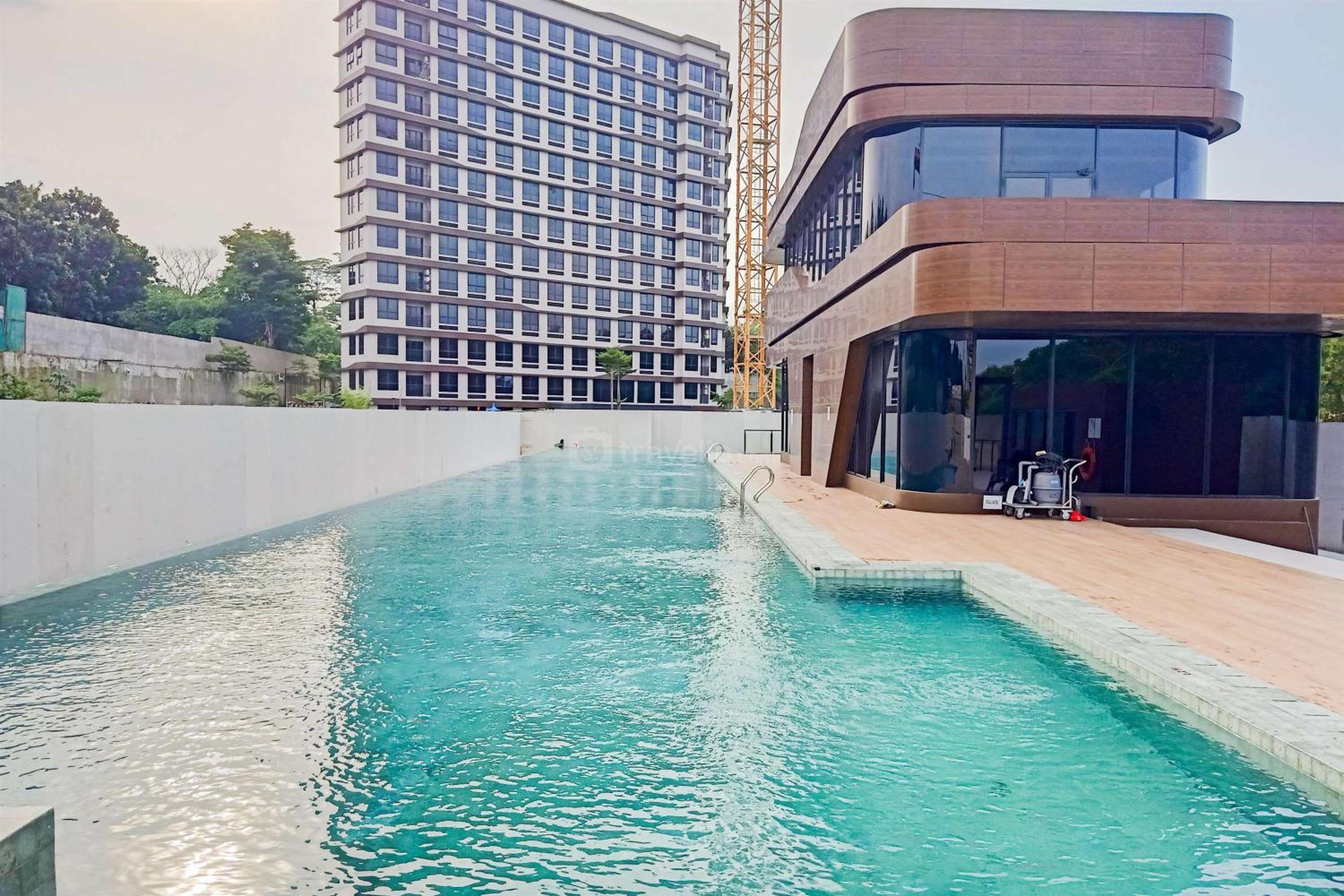 Good Deal Studio at The Parc South City Apartment By Travelio view 4