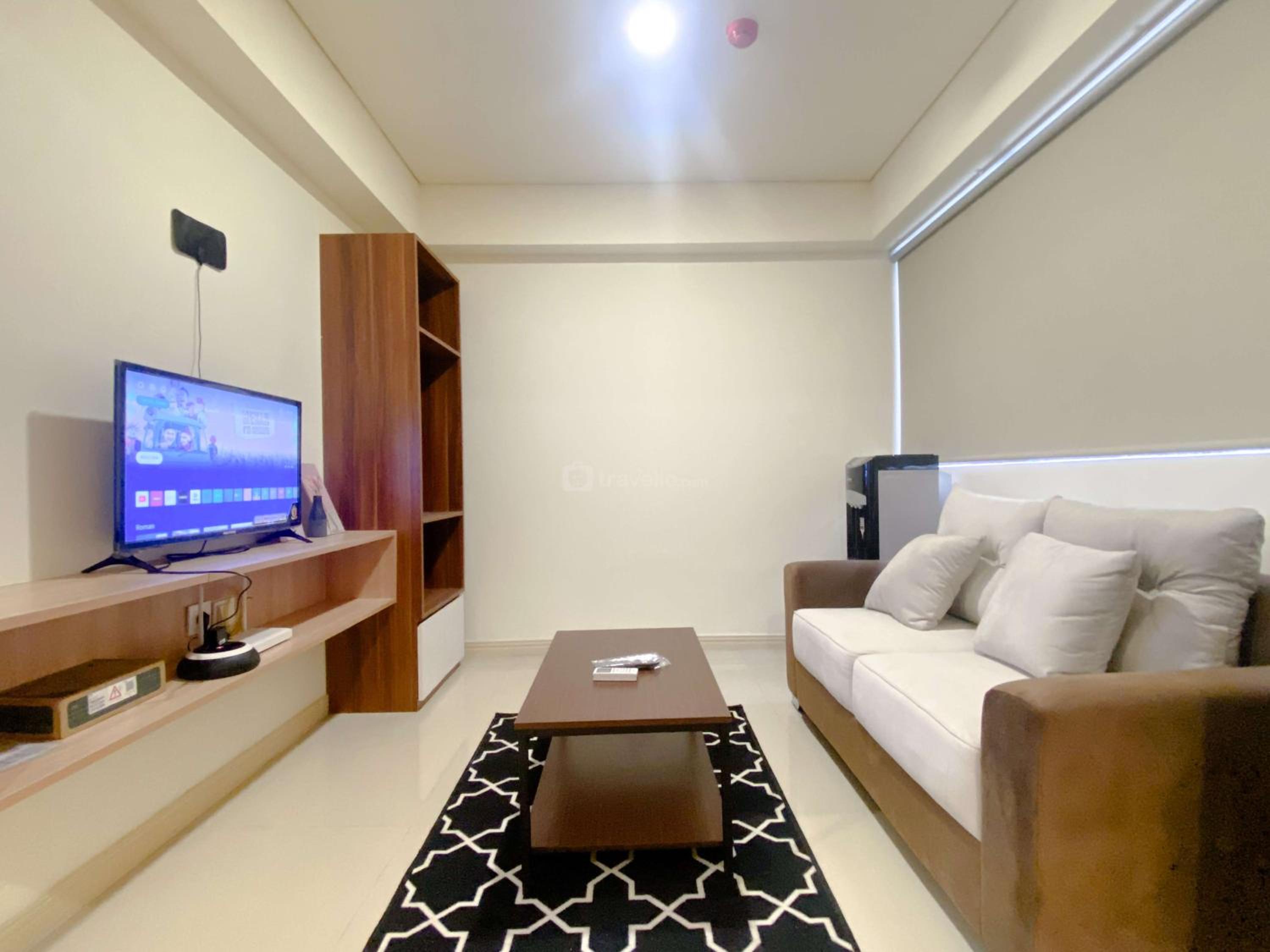Spacious and Homey Apartment 2BR at Meikarta By Travelio view 2