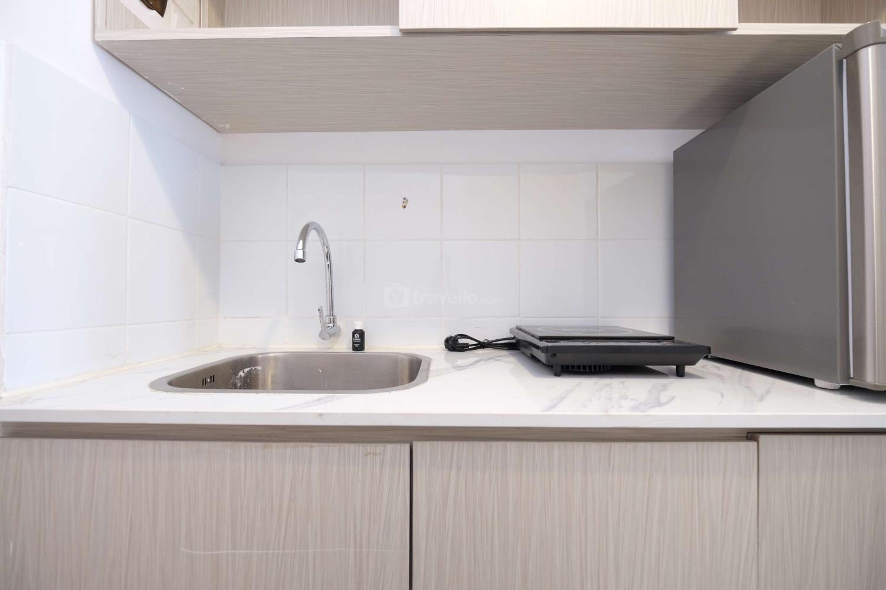 Simply and Nice Studio at Tokyo Riverside PIK 2 Apartment By Travelio