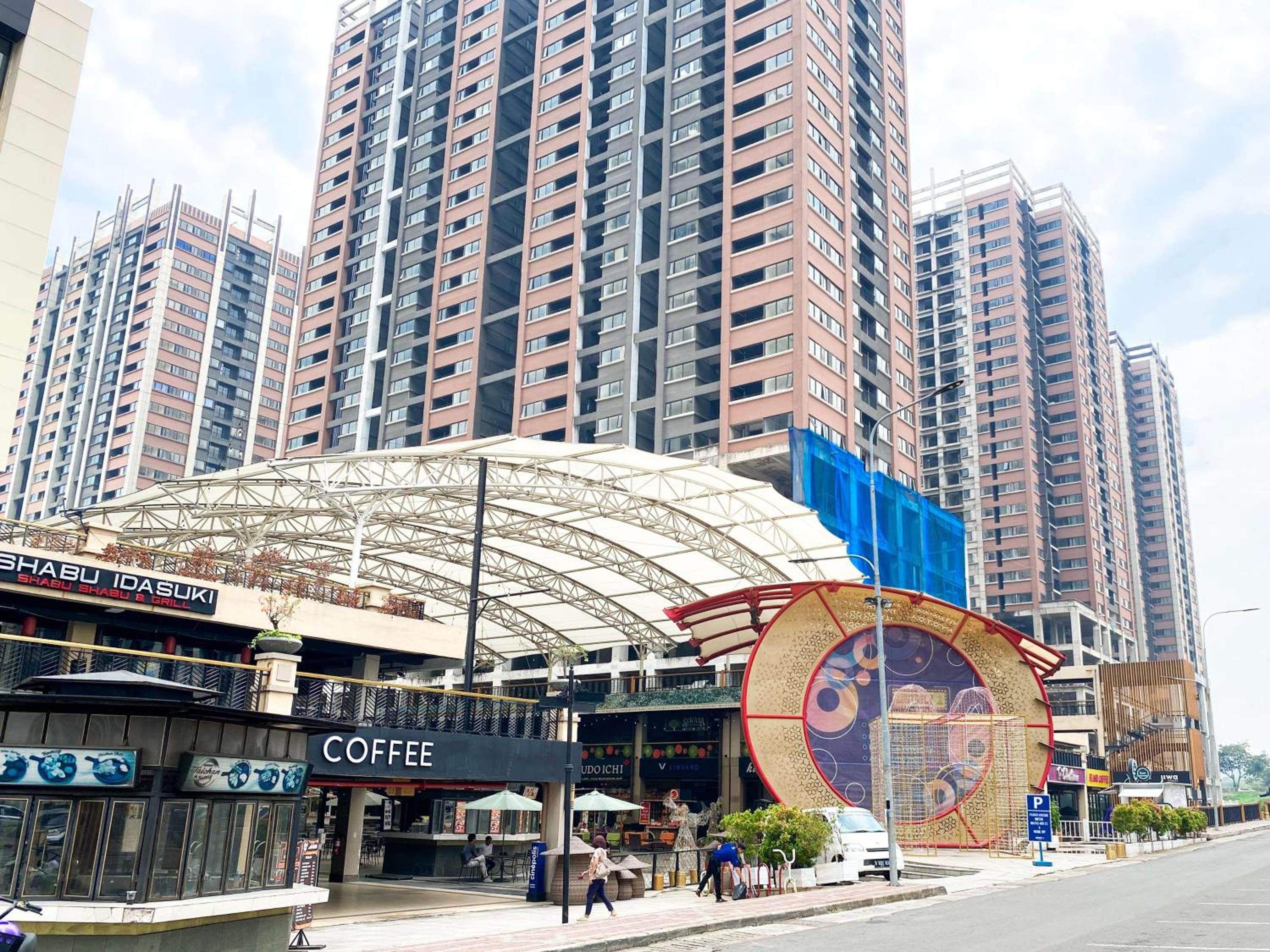Serene Designed 2BR at Meikarta Apartment By Travelio view 4