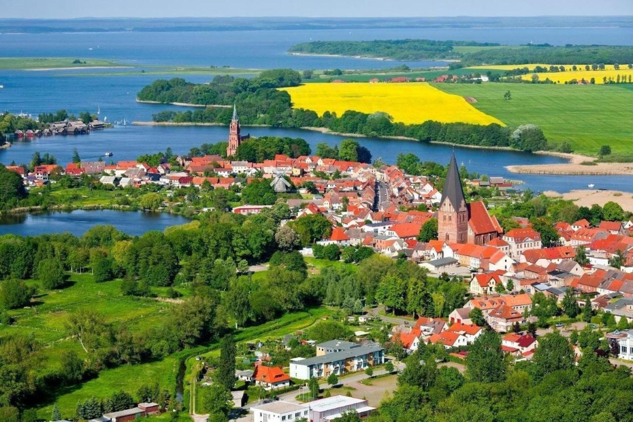 Wohnung in RöbelMüritz mit Garten und Grill und Seeblick