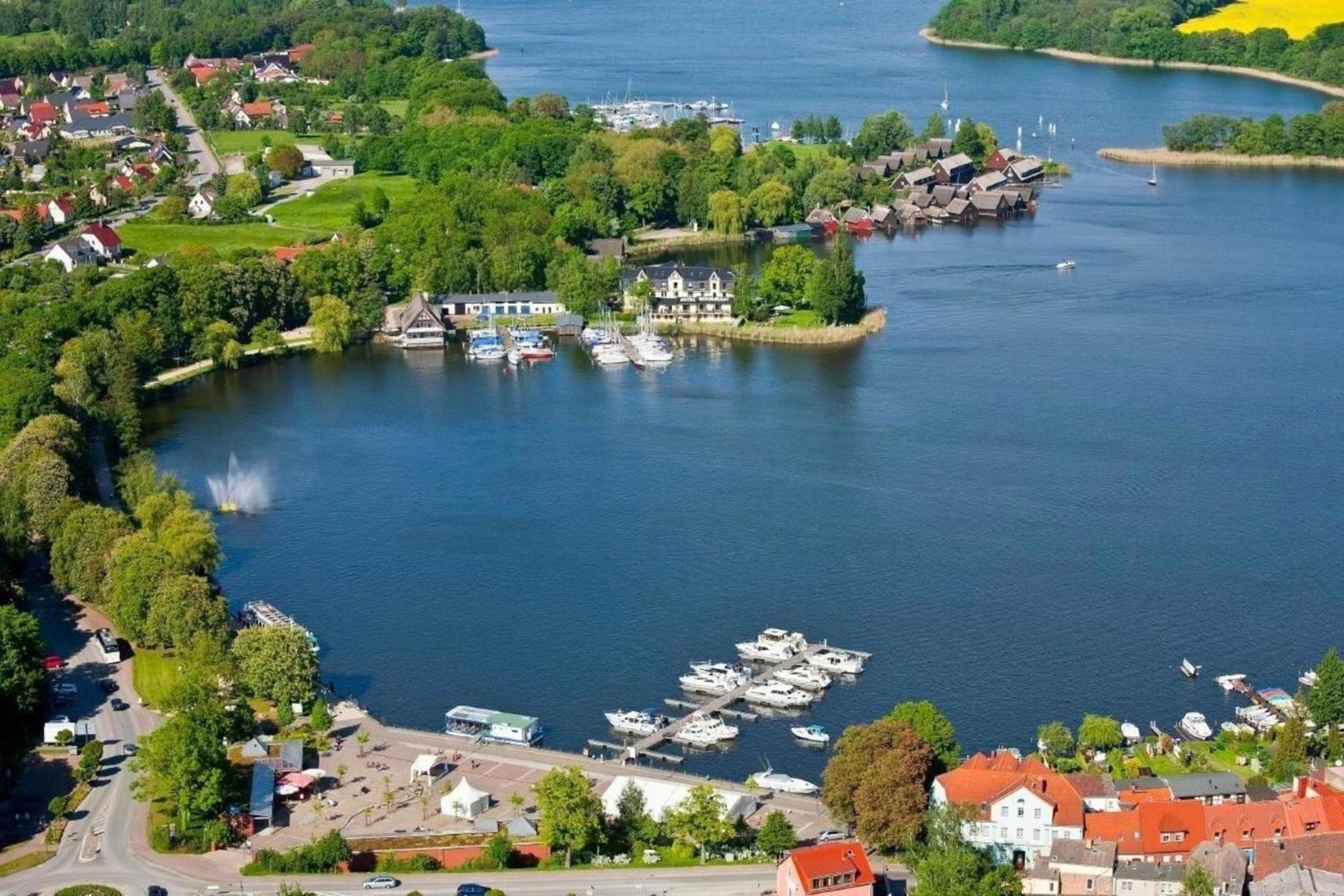 Wohnung in RöbelMüritz mit Garten und Grill und Seeblick