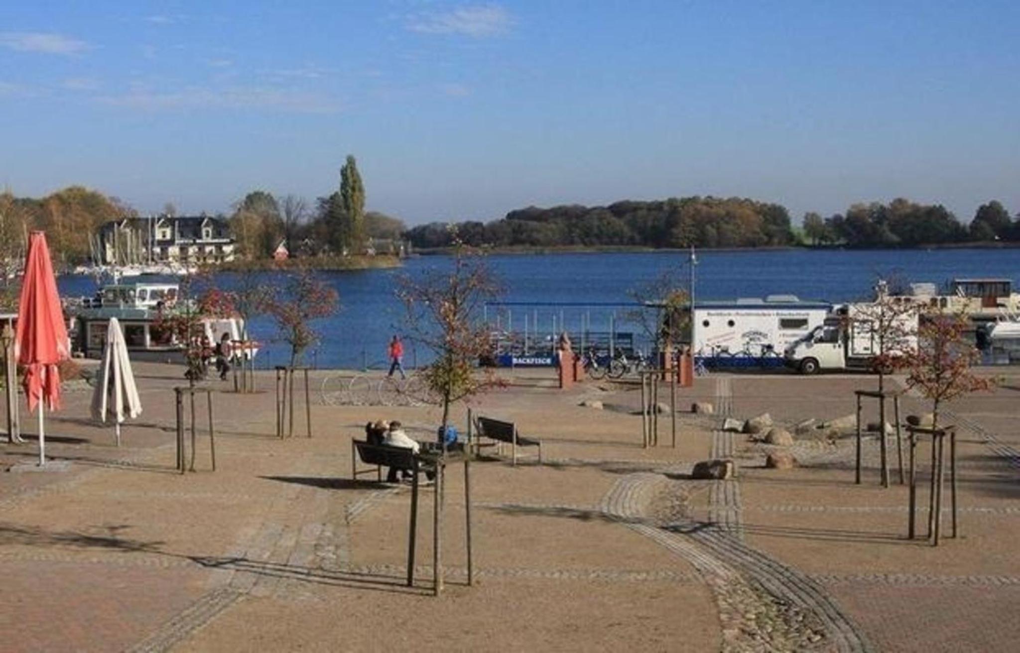 Wohnung in RöbelMüritz mit Garten und Grill und Seeblick