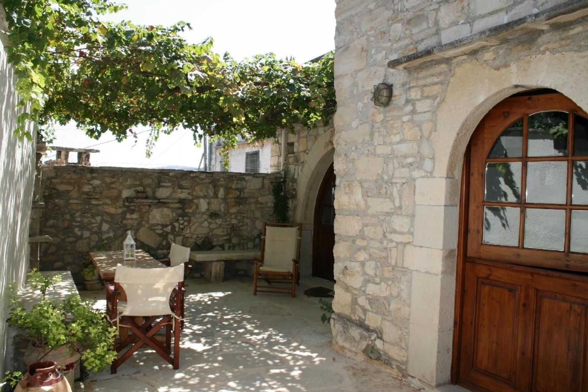 Ferienhaus In Douliana Mit Großem Balkon photo 3