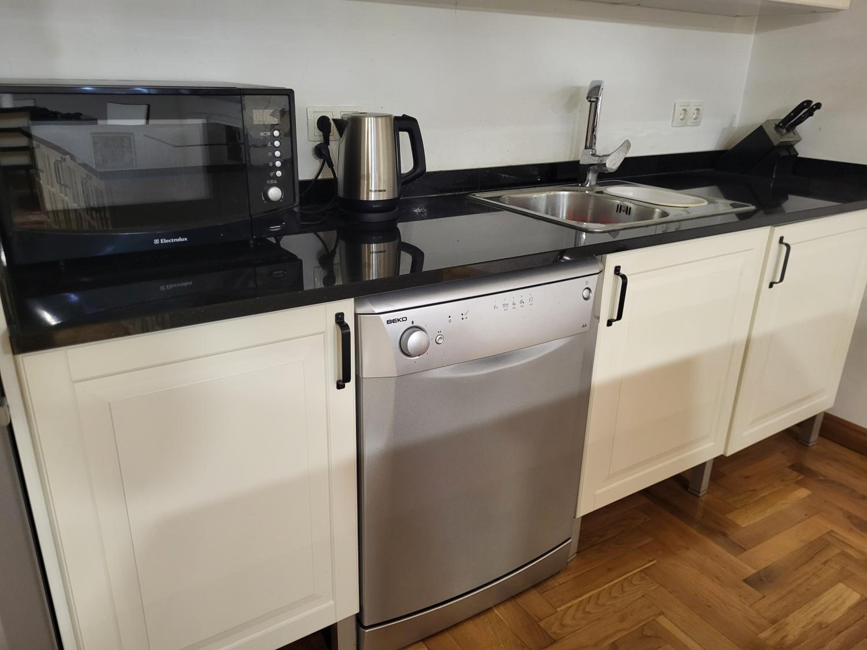 Residence Apartments Hari Sarajevo, Spacy Apartments, Free parking, Aircondition, Airport 1,5 km
