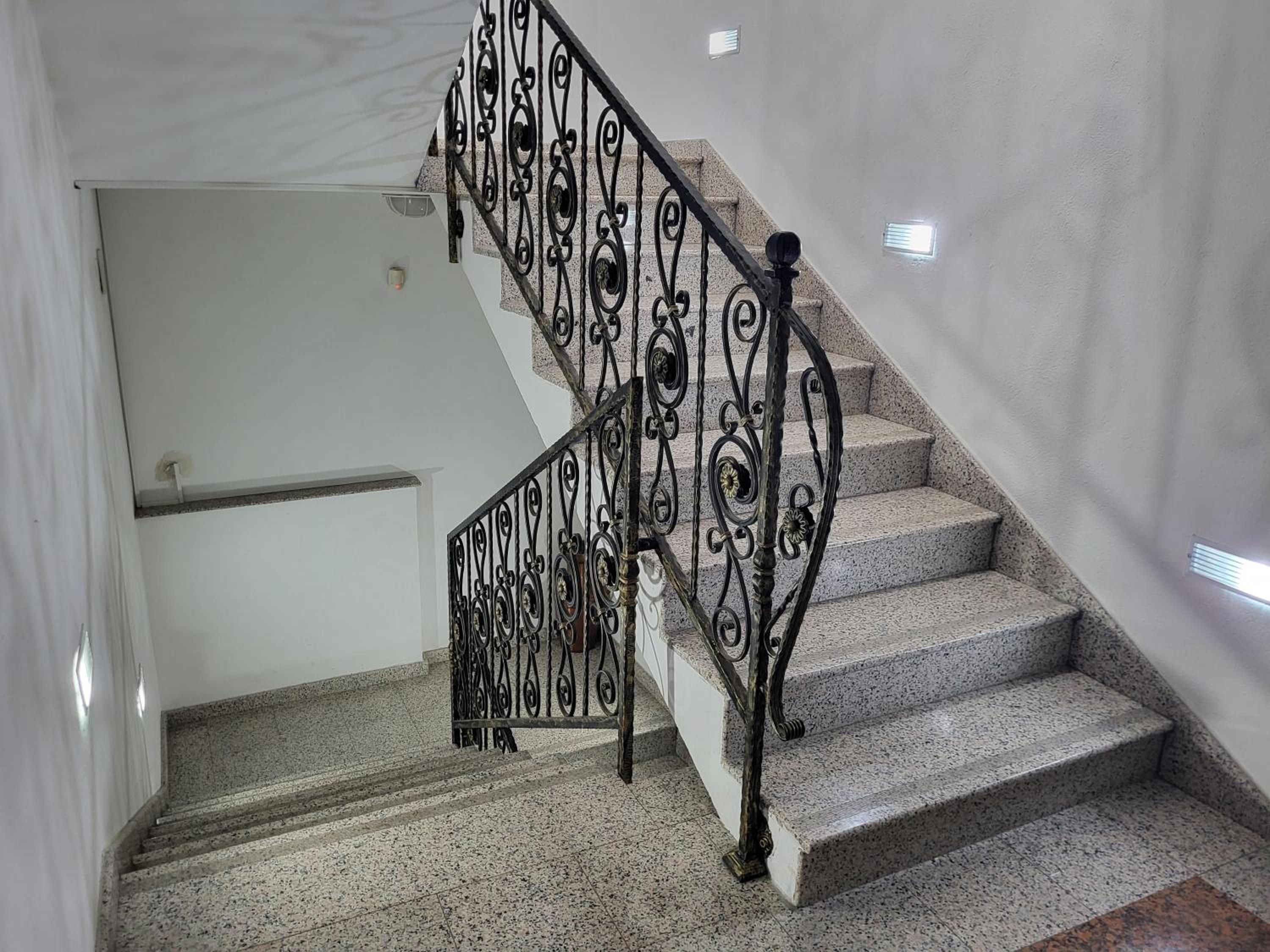 Residence Apartments Hari Sarajevo, Spacy Apartments, Free parking, Aircondition, Airport 1,5 km