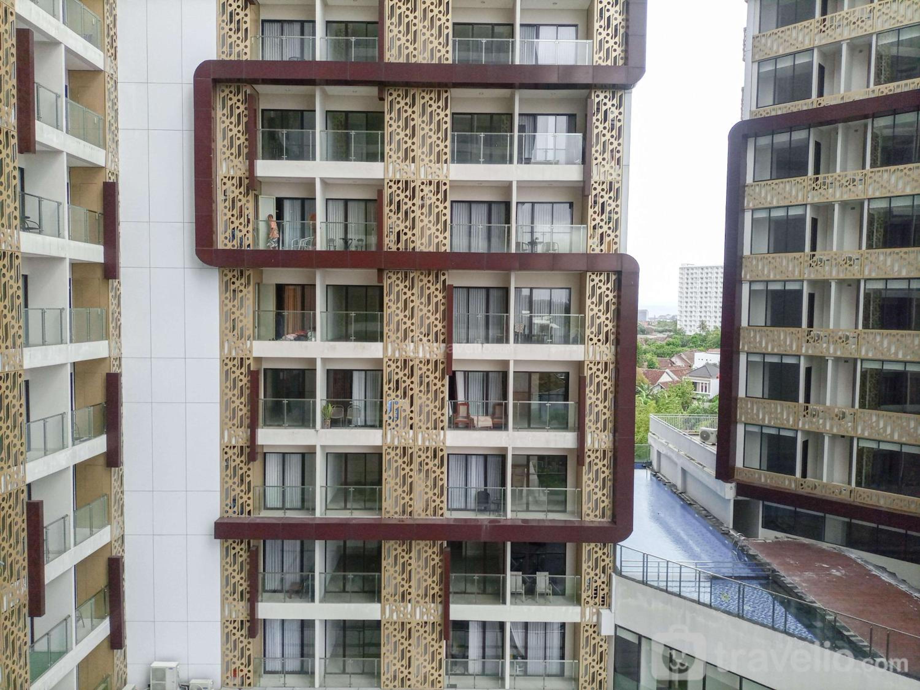 Elegant and Comfortable Studio Patraland Amarta Apartment By Travelio