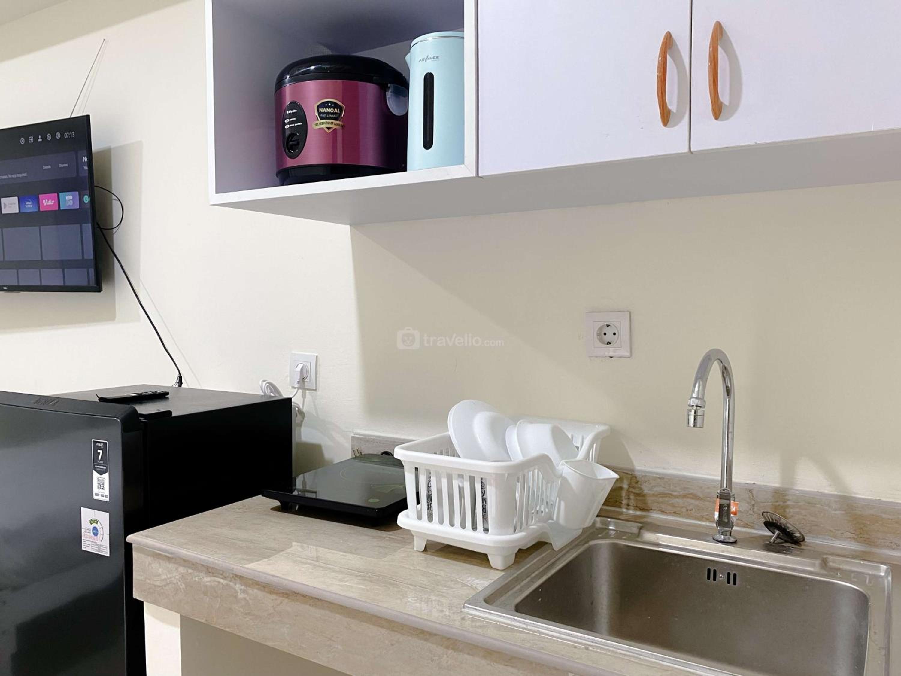Minimalist Studio for 1 Pax at Meikarta Apartment By Travelio view 2