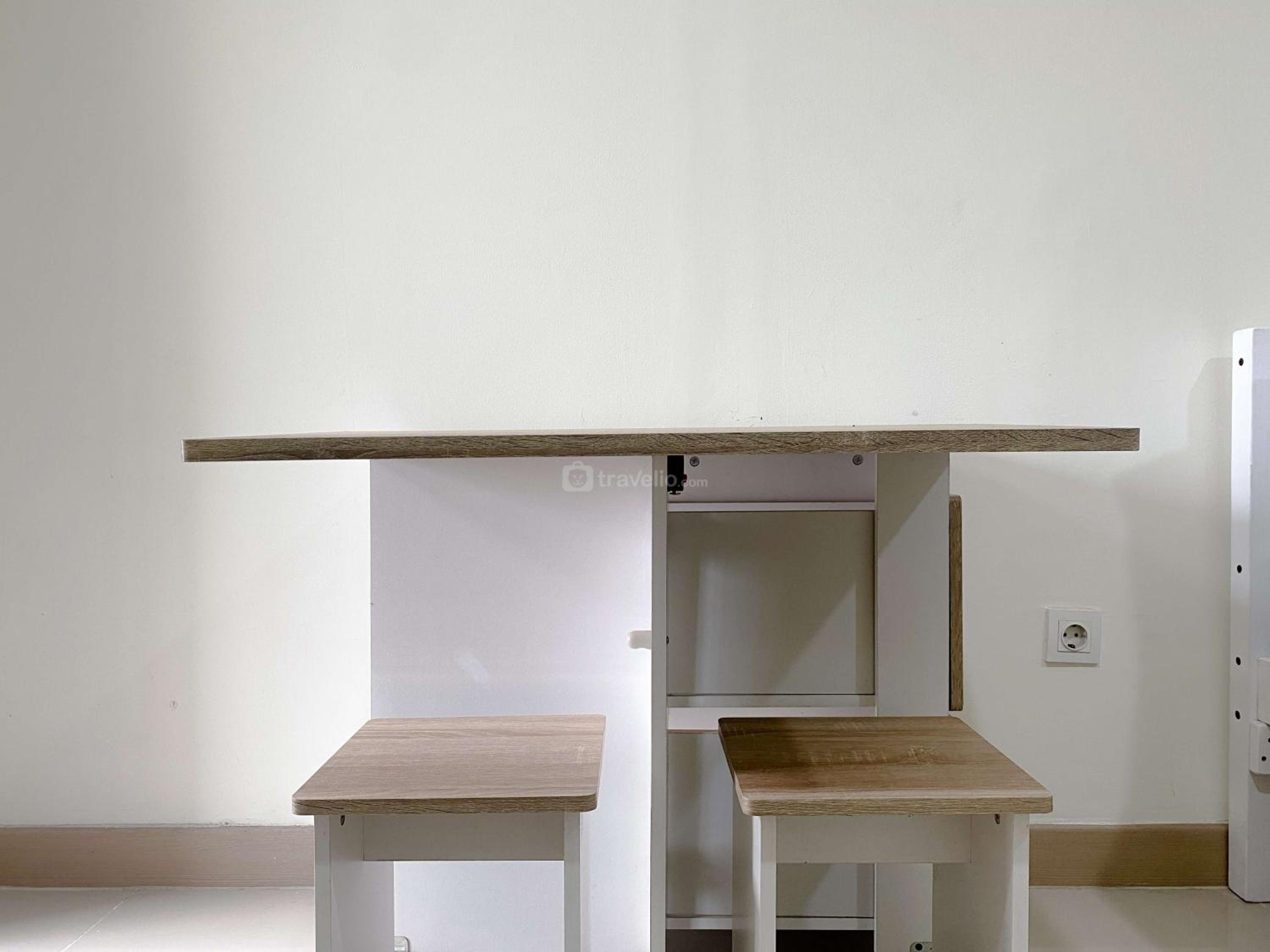 Minimalist Studio for 1 Pax at Meikarta Apartment By Travelio view 4