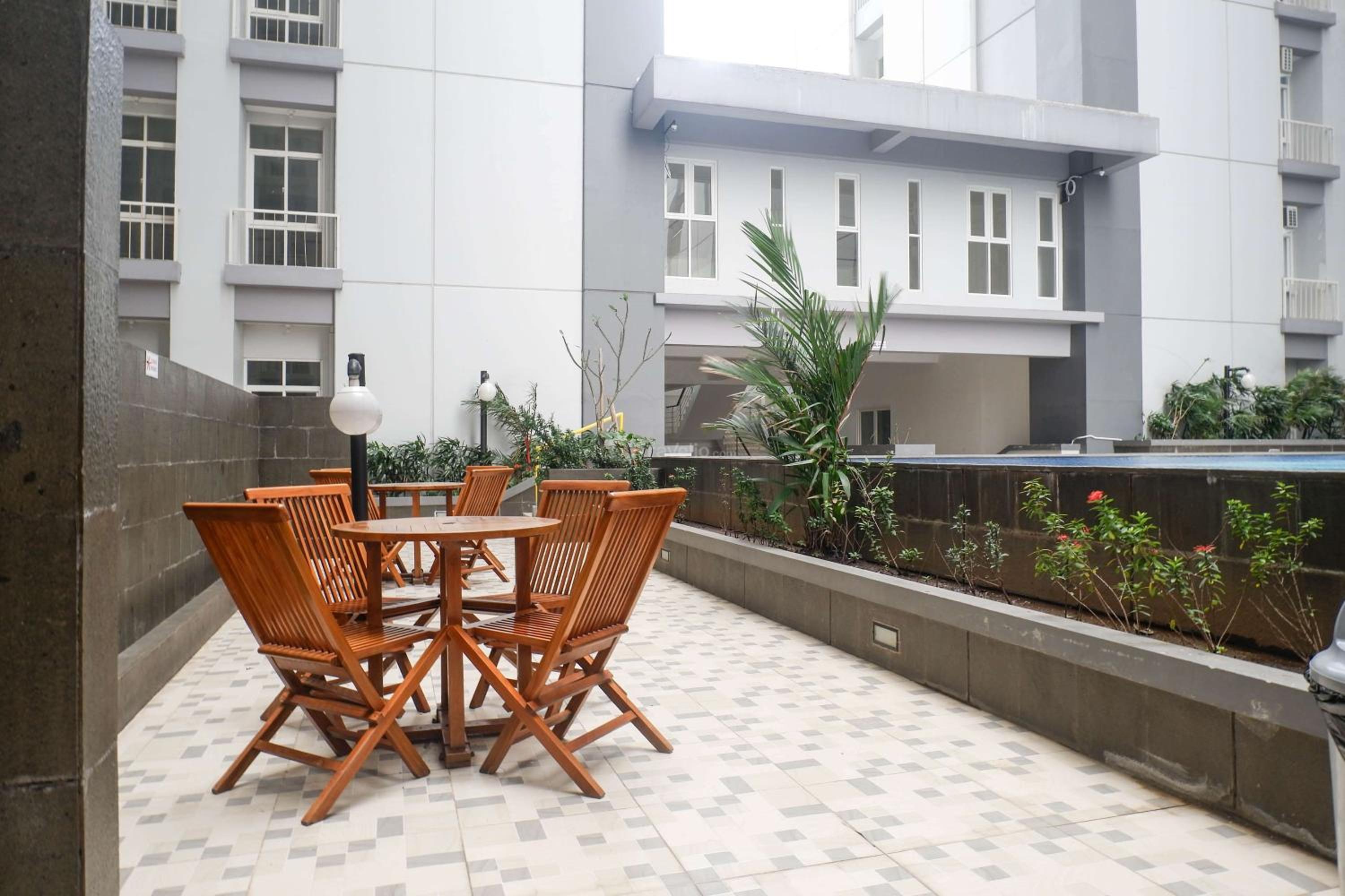 Best Location and Homey Studio at Bale Hinggil Apartment By Travelio - main view