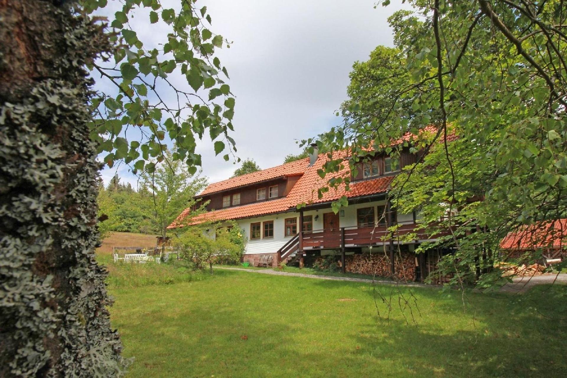 Gemütliche Ferienwohnung in Kniebis mit Großem Garten