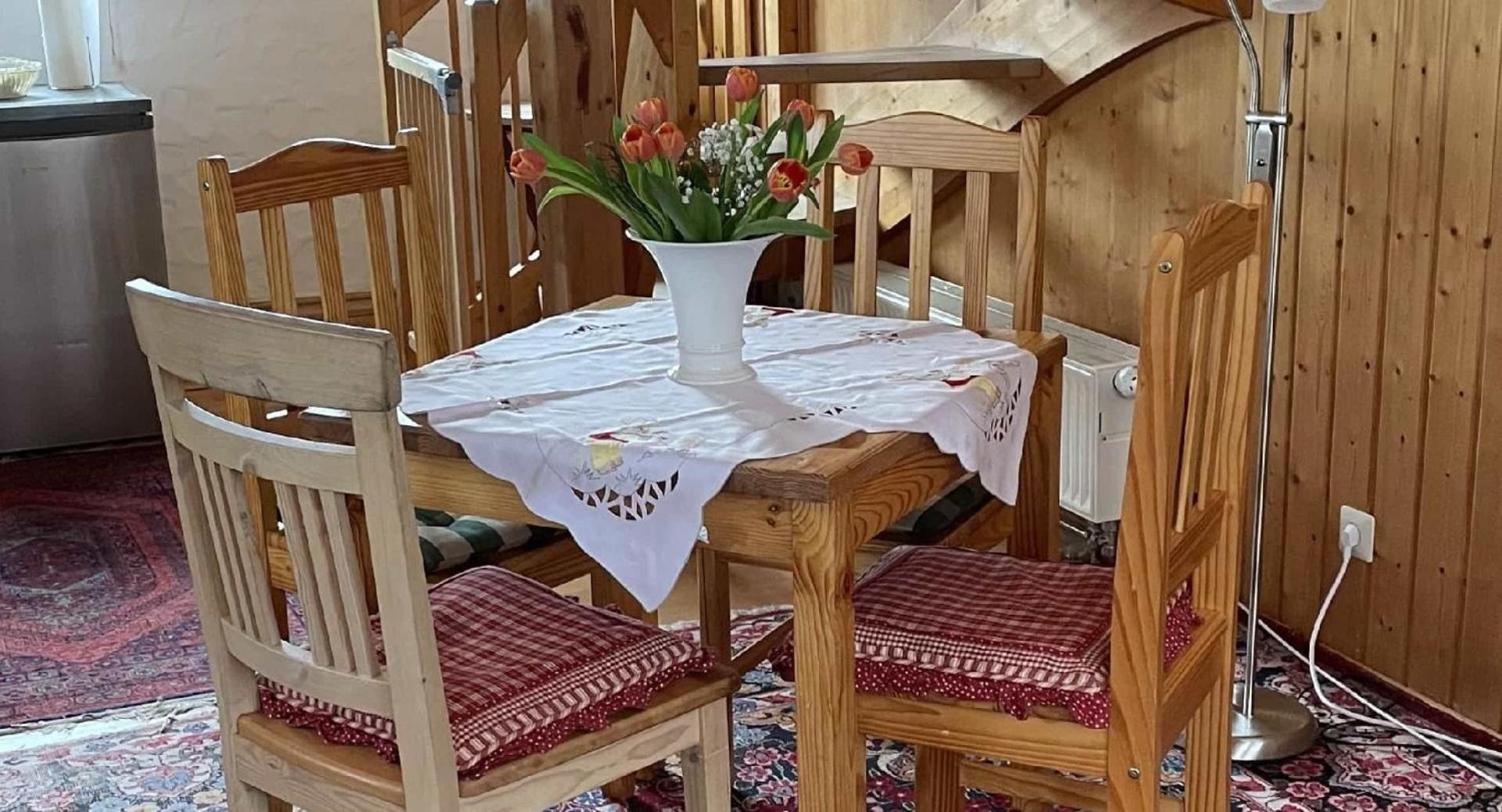Gemütliche Ferienwohnung in Kniebis mit Großem Garten