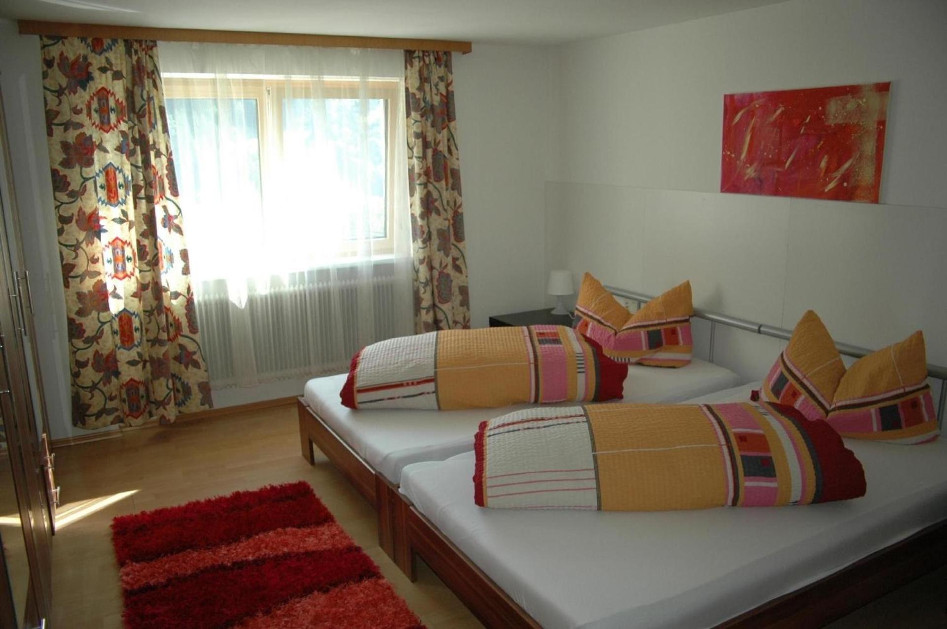 Große Wohnung In Silbertal Mit Großem Garten